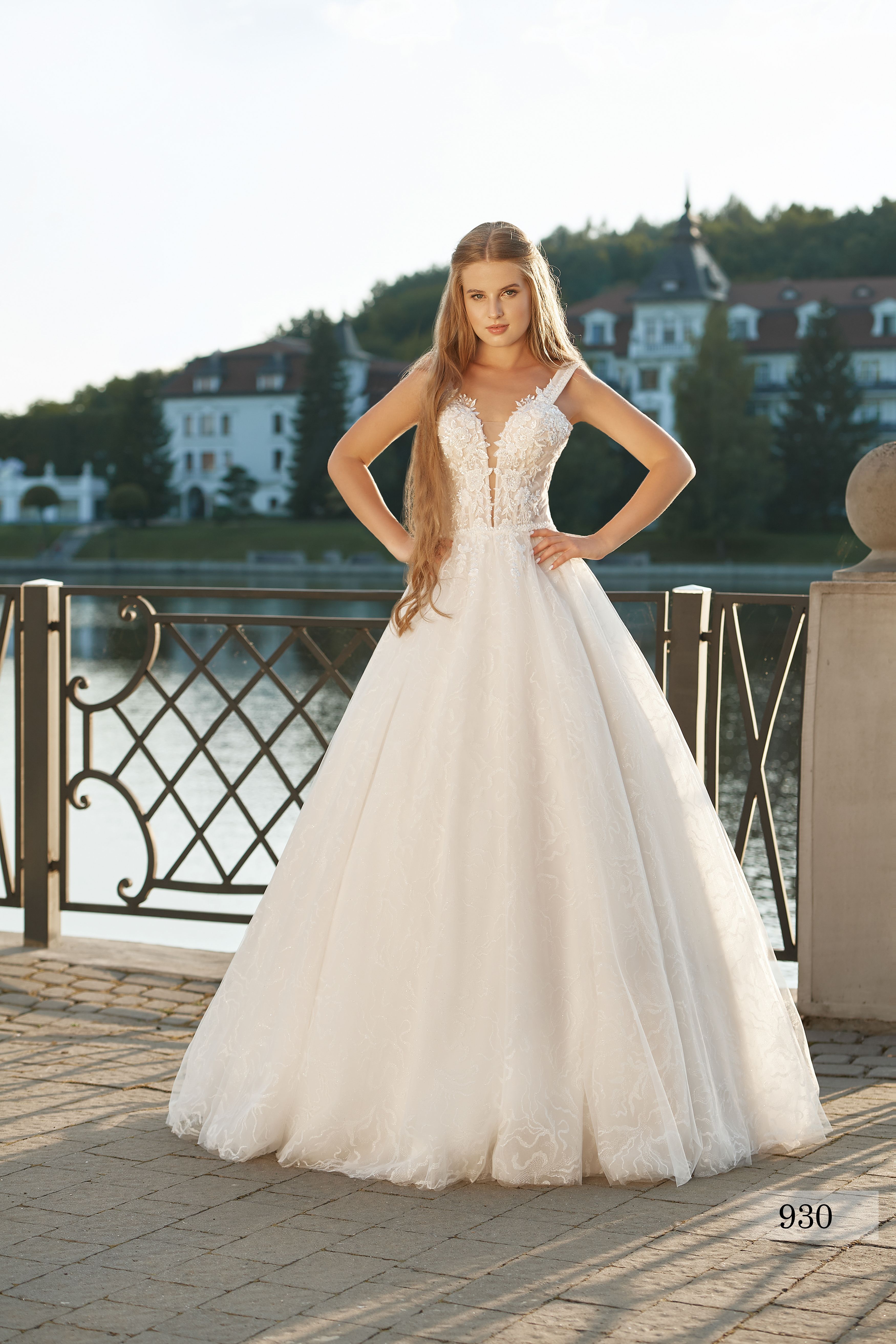 Rochia de mireasă Sorina, model 930, colecția Soft Beauty