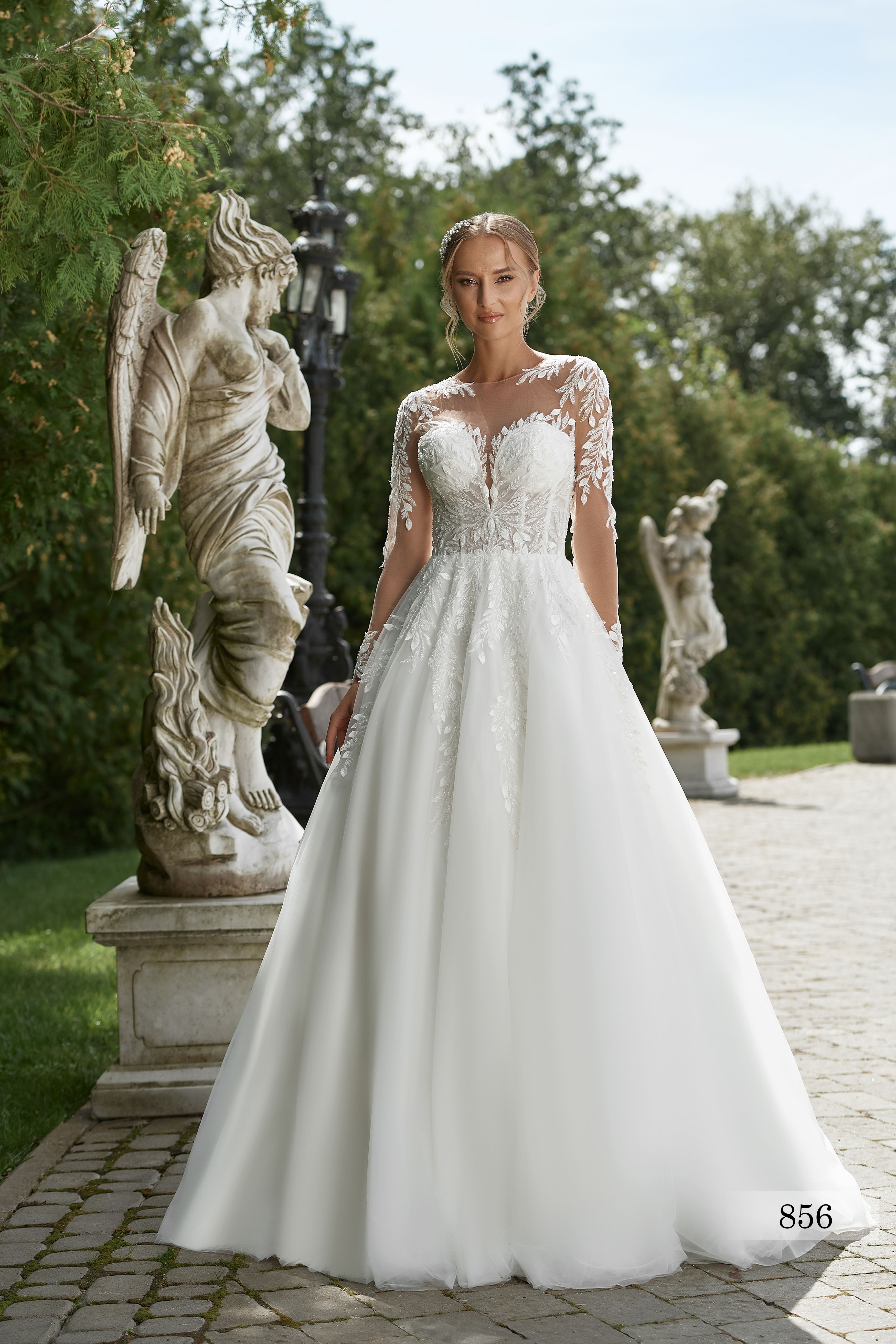 Rochia de mireasă Isabela, model 856, colecția Royal Elegance