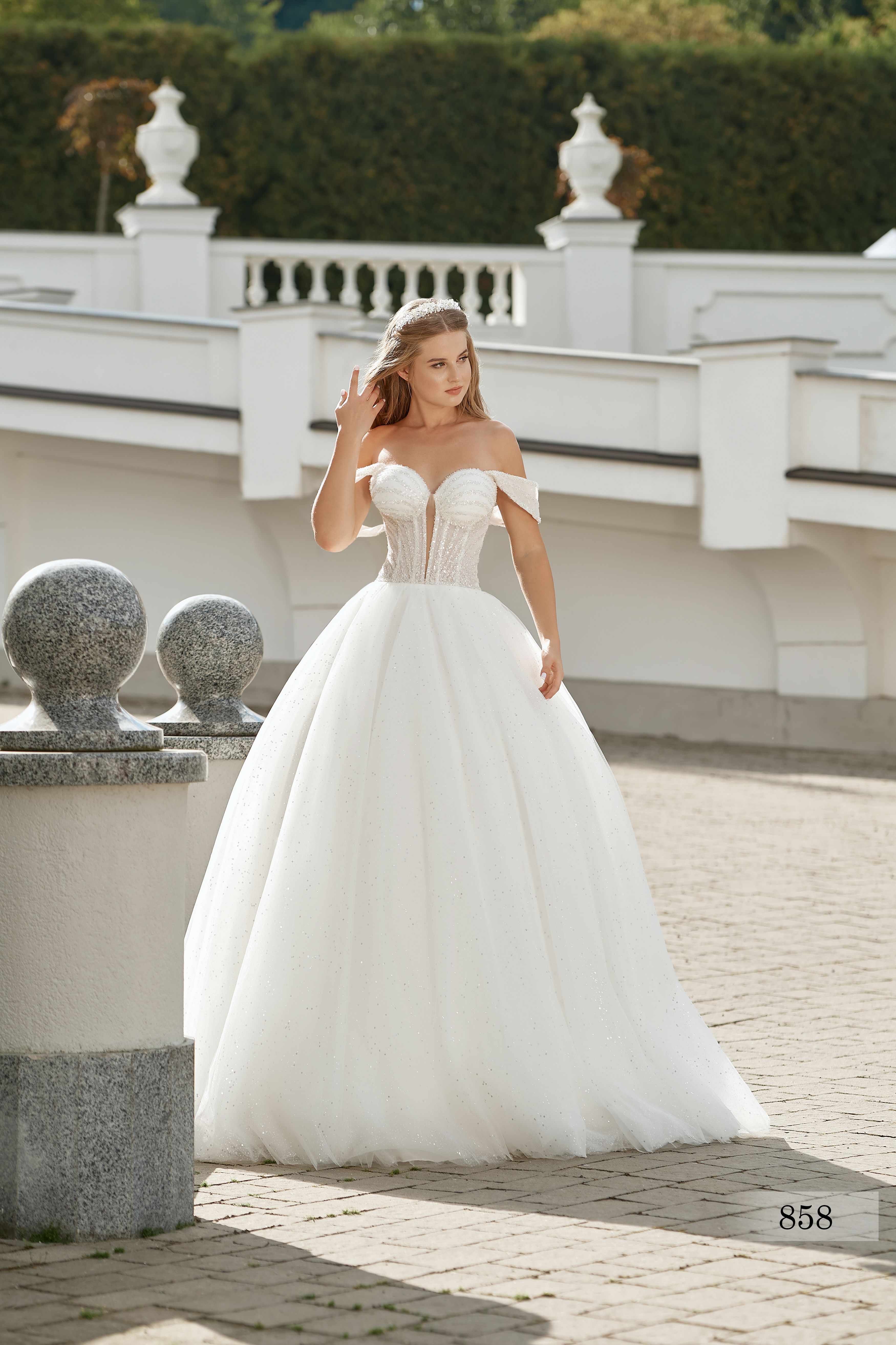 Rochia de mireasă Jasmine, model 858, colecția Royal Elegance