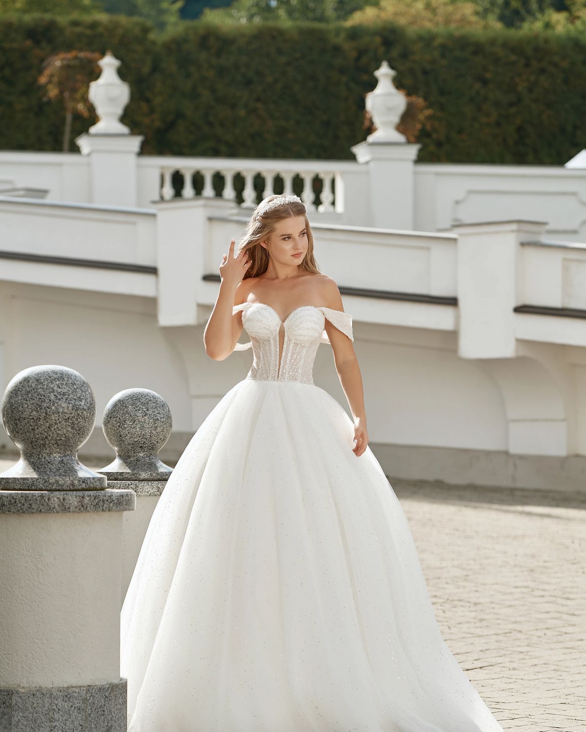 Rochia de mireasă Jasmine, model 858, colecția Royal Elegance