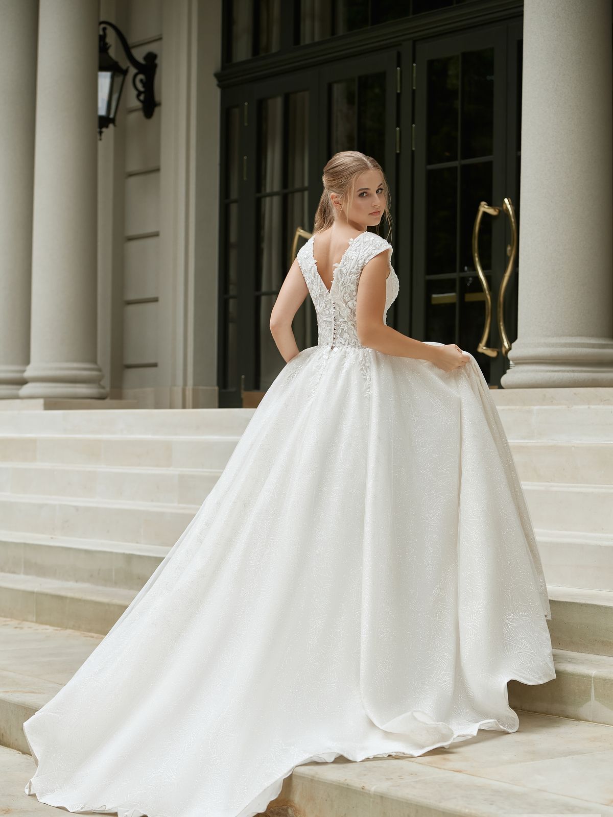 Rochia de mireasă Malina, model 879, colecția Royal Elegance