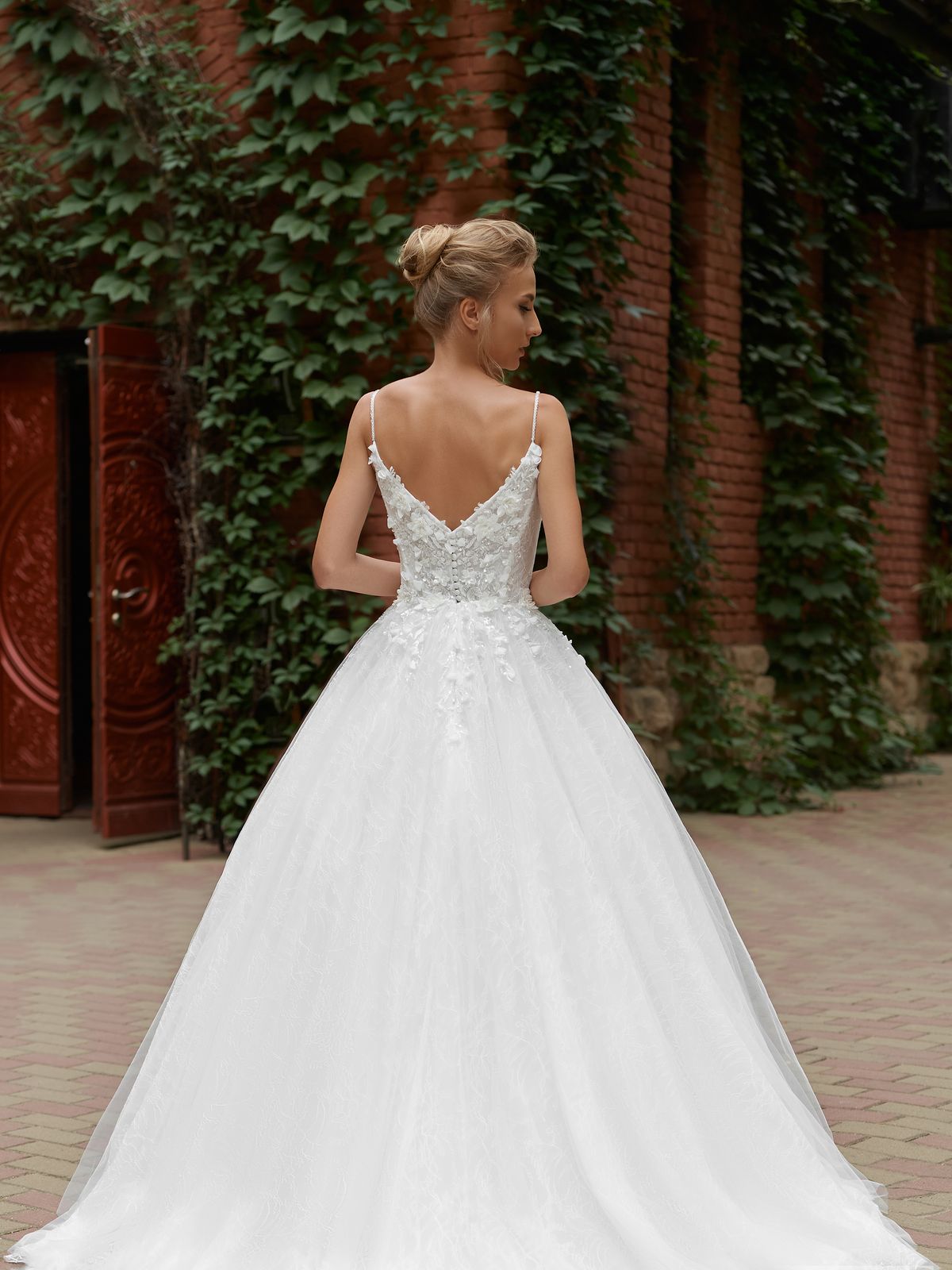Rochia de mireasă Nadia, model 894, colecția Royal Elegance