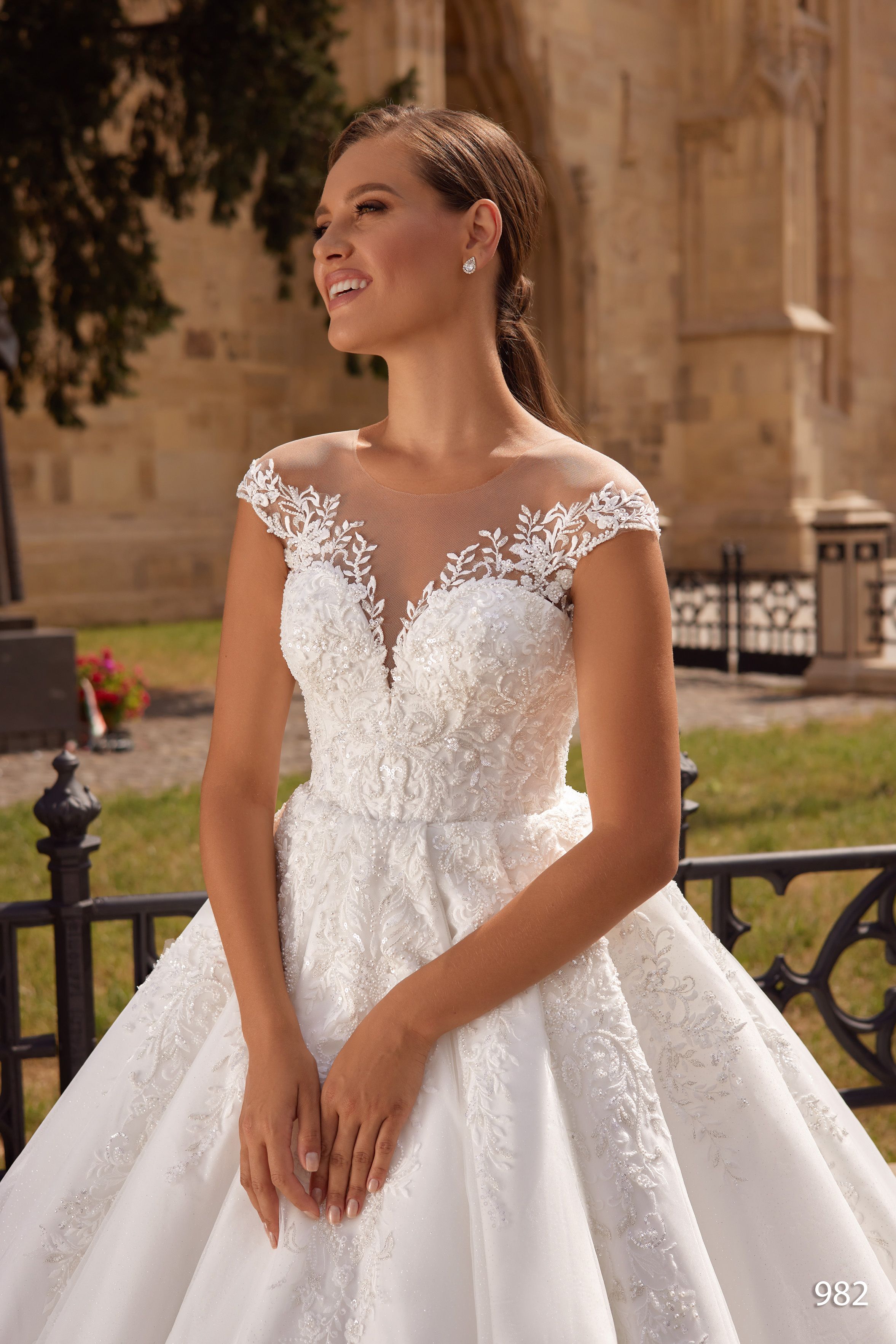 Rochia de mireasă Leontina, model 982, colecția Sunshine