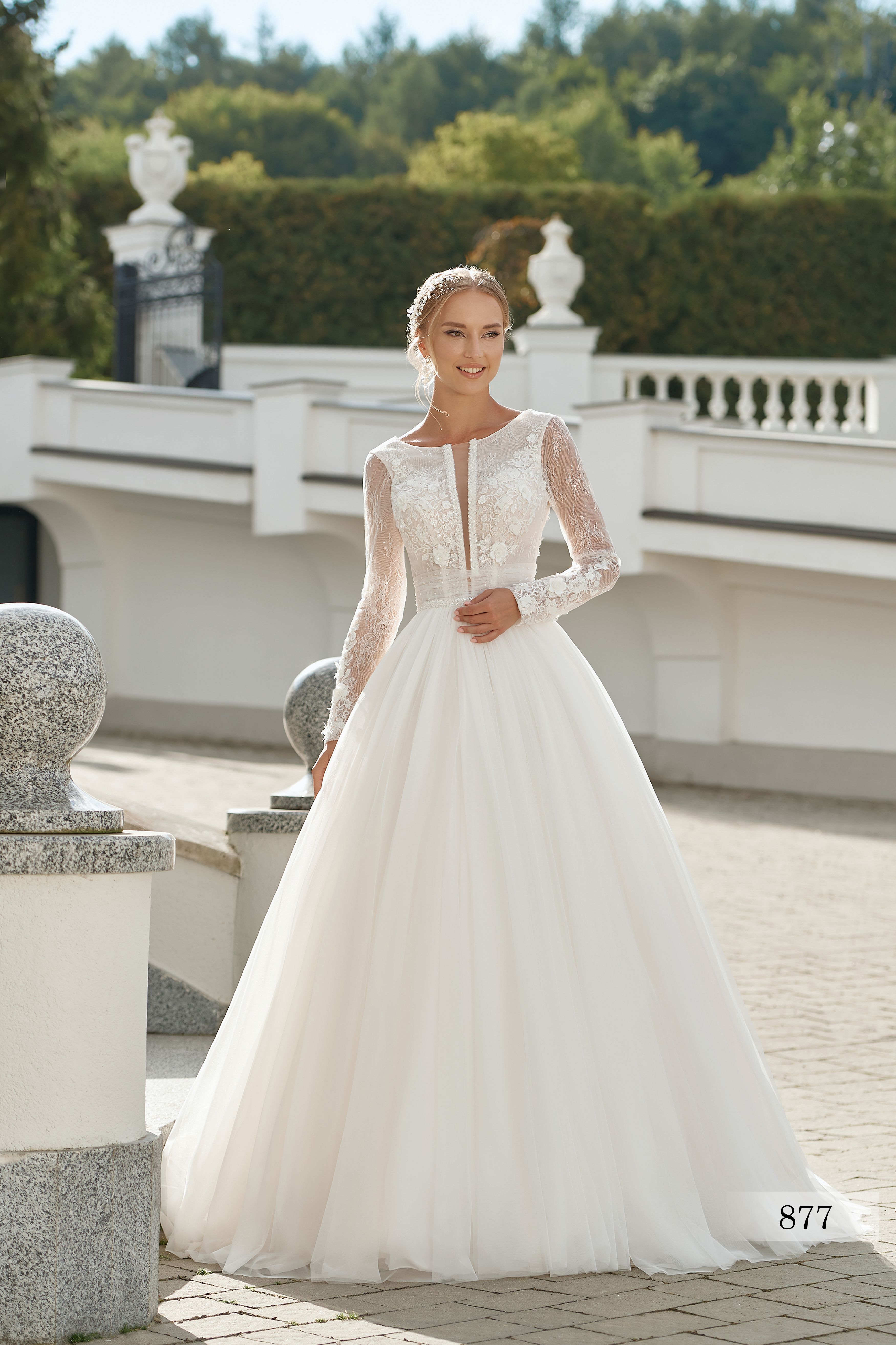 Rochia de mireasă Magda, model 877, colecția Royal Elegance