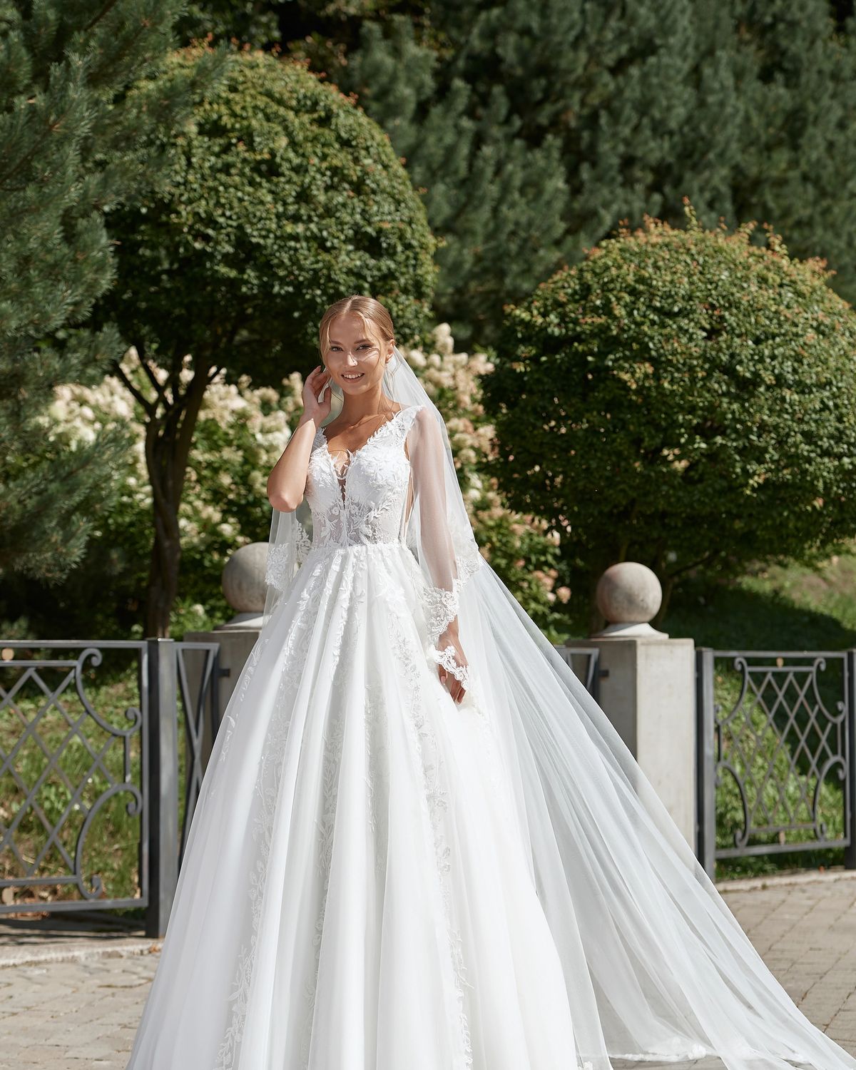 Rochia de mireasă Matilda, model 885, colecția Royal Elegance