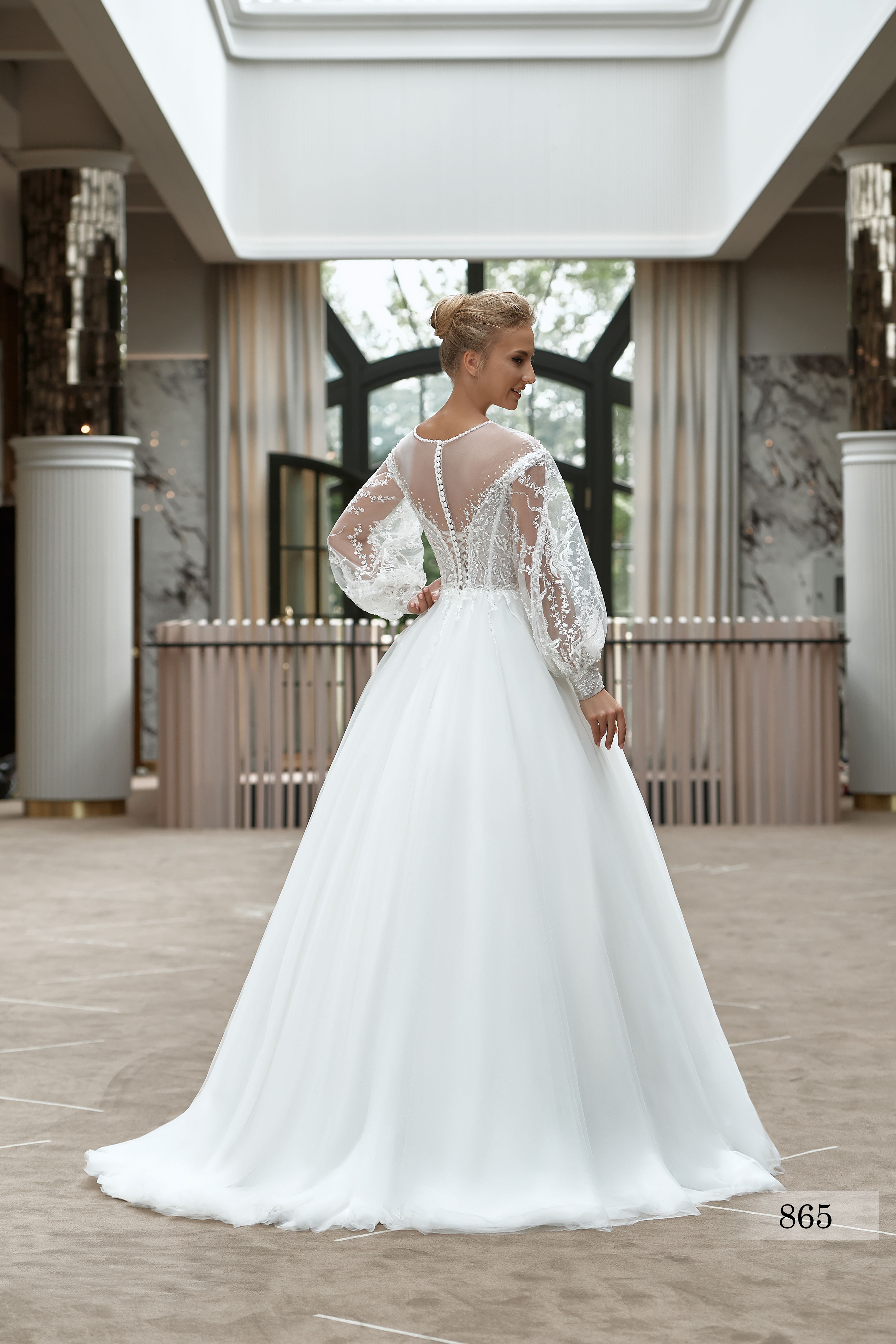 Rochia de mireasă Leona, model 865, colecția Royal Elegance