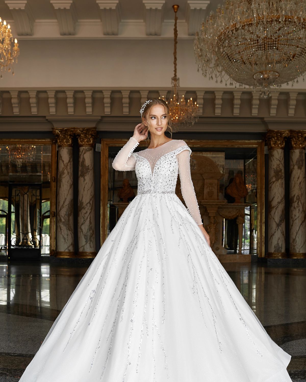 Rochia de mireasă Lorena, model 870, colecția Royal Elegance