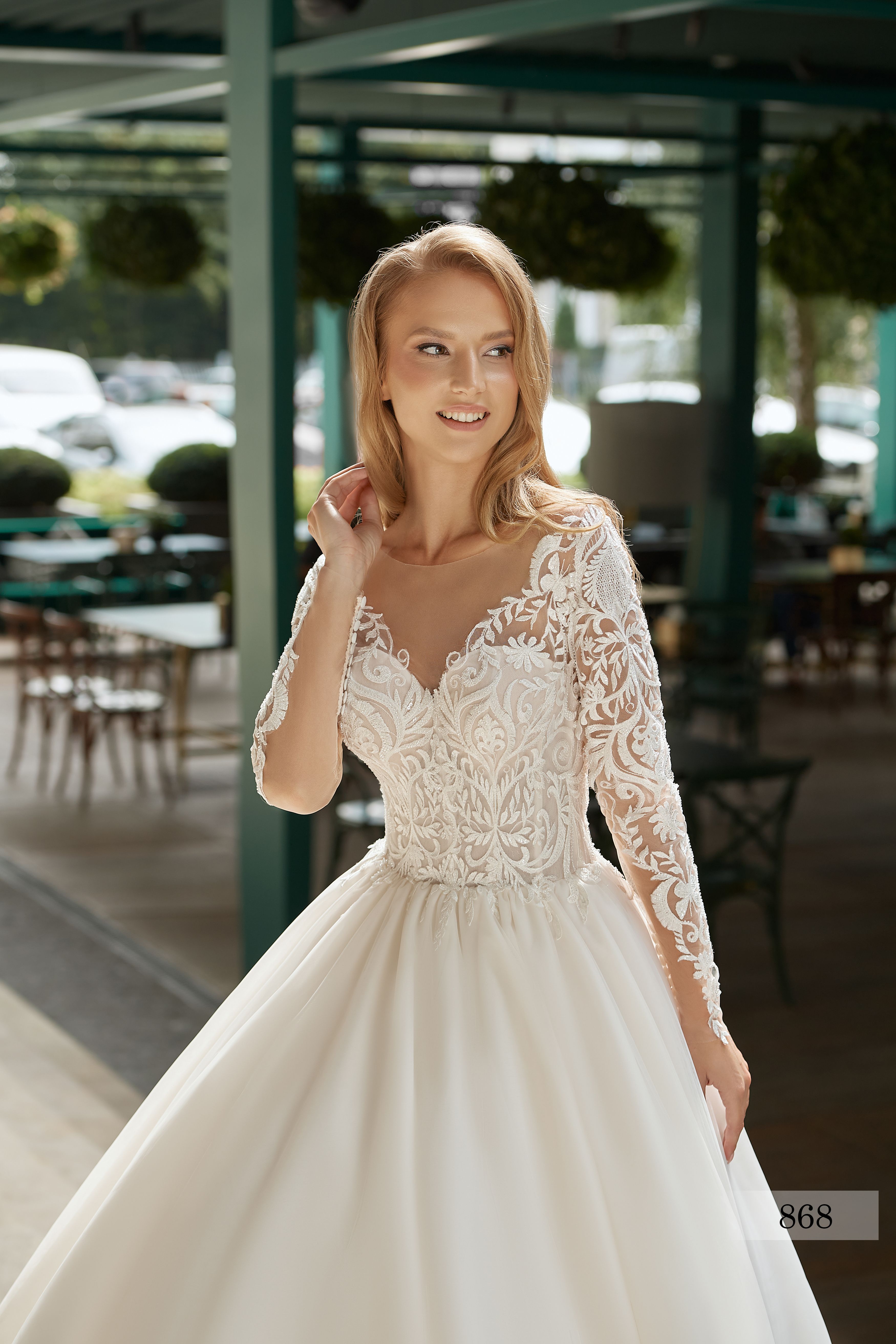Rochia de mireasă Liliana, model 868, colecția Royal Elegance