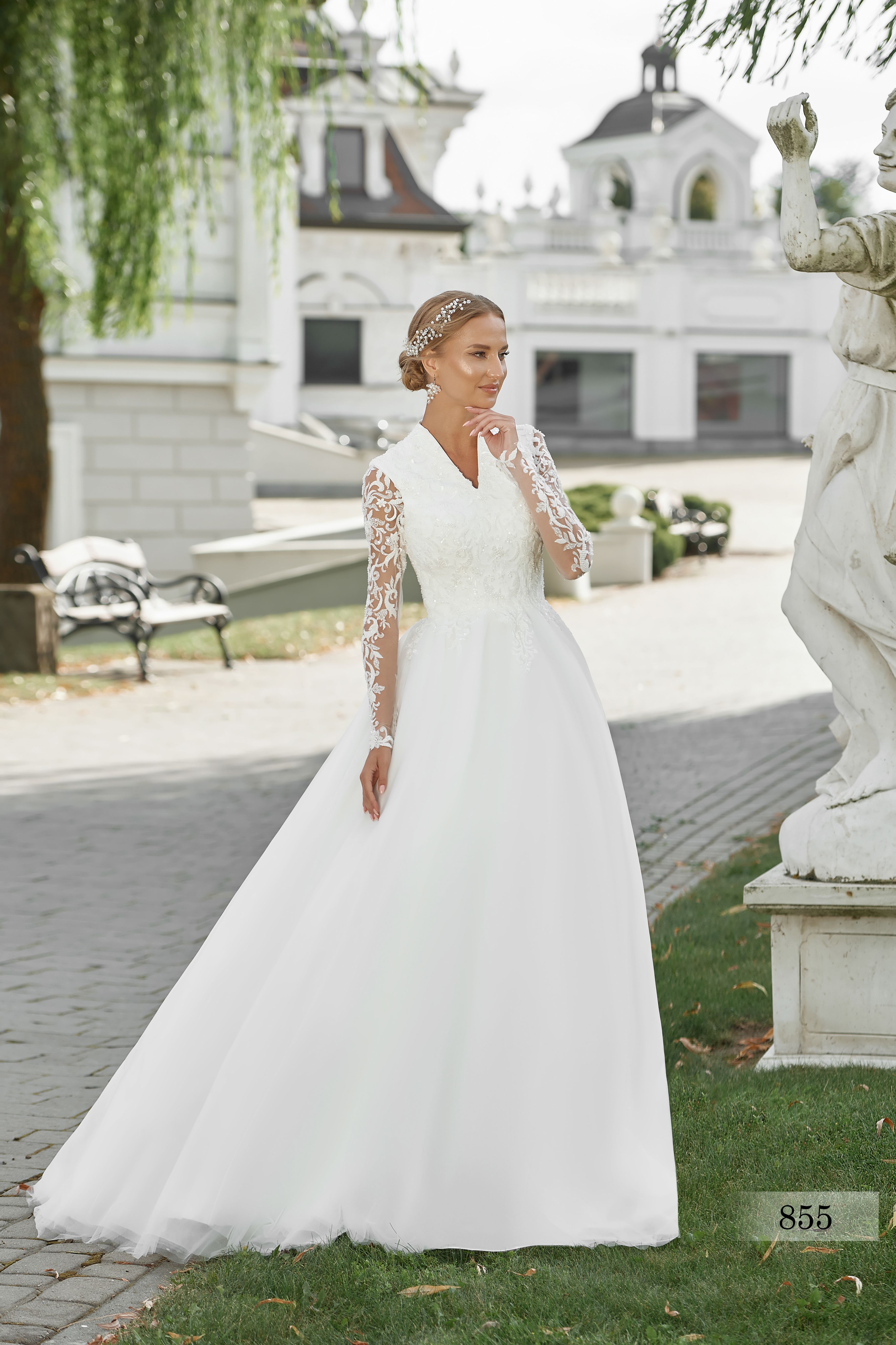 Rochia de mireasă Iris, model 855, colecția Royal Elegance