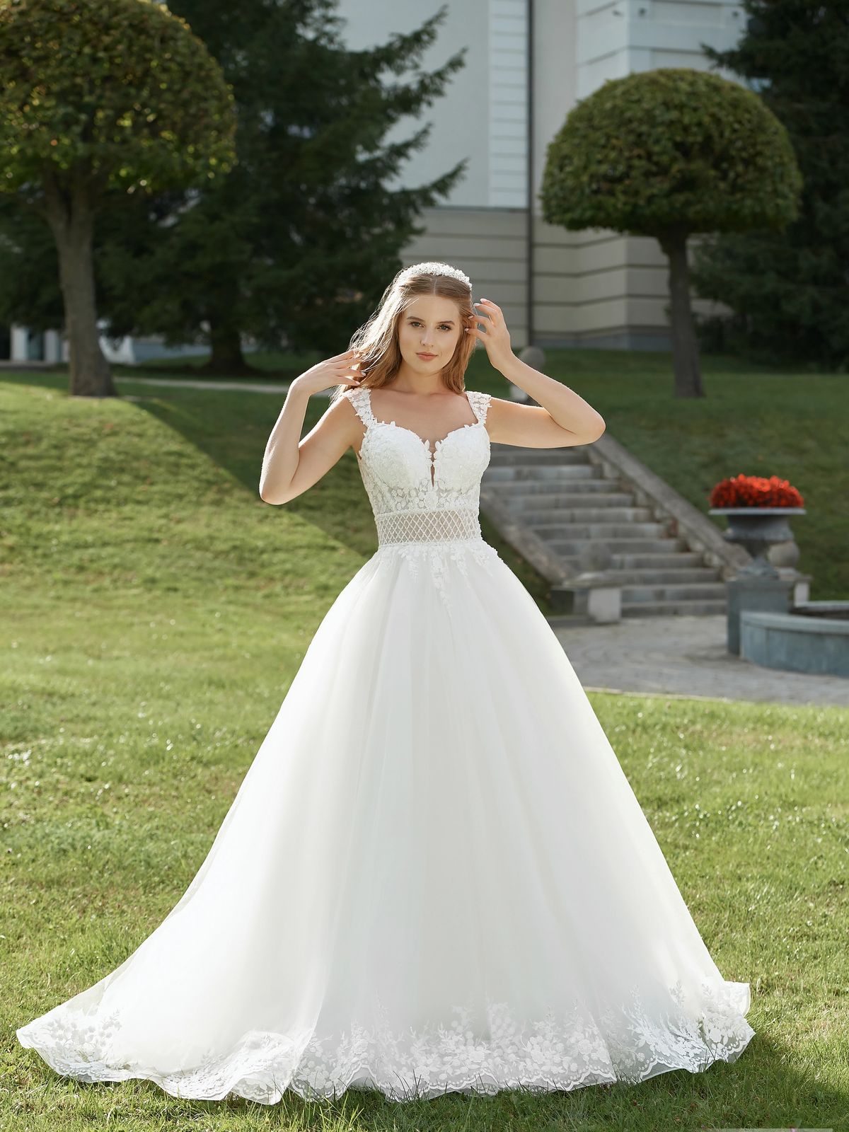 Rochia de mireasă Nora, model 901, colecția Soft Beauty