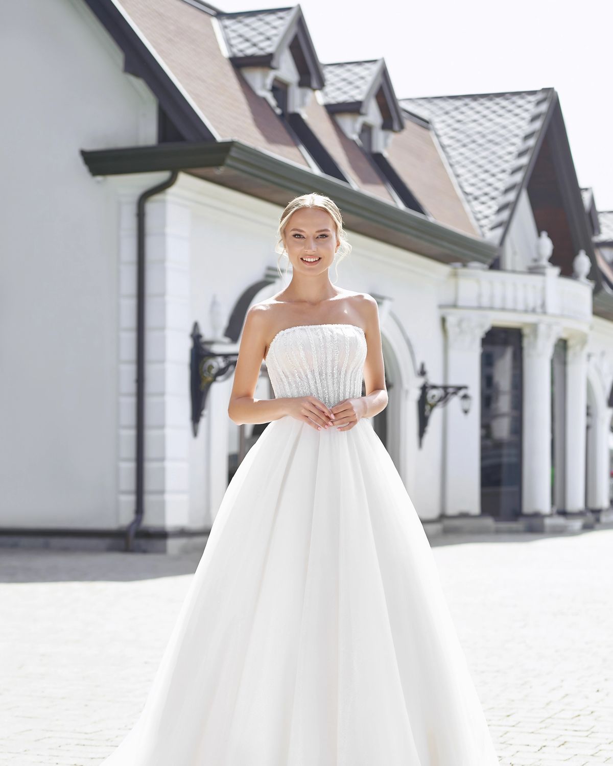 Rochia de mireasă Sonia, model 927, colecția Soft Beauty