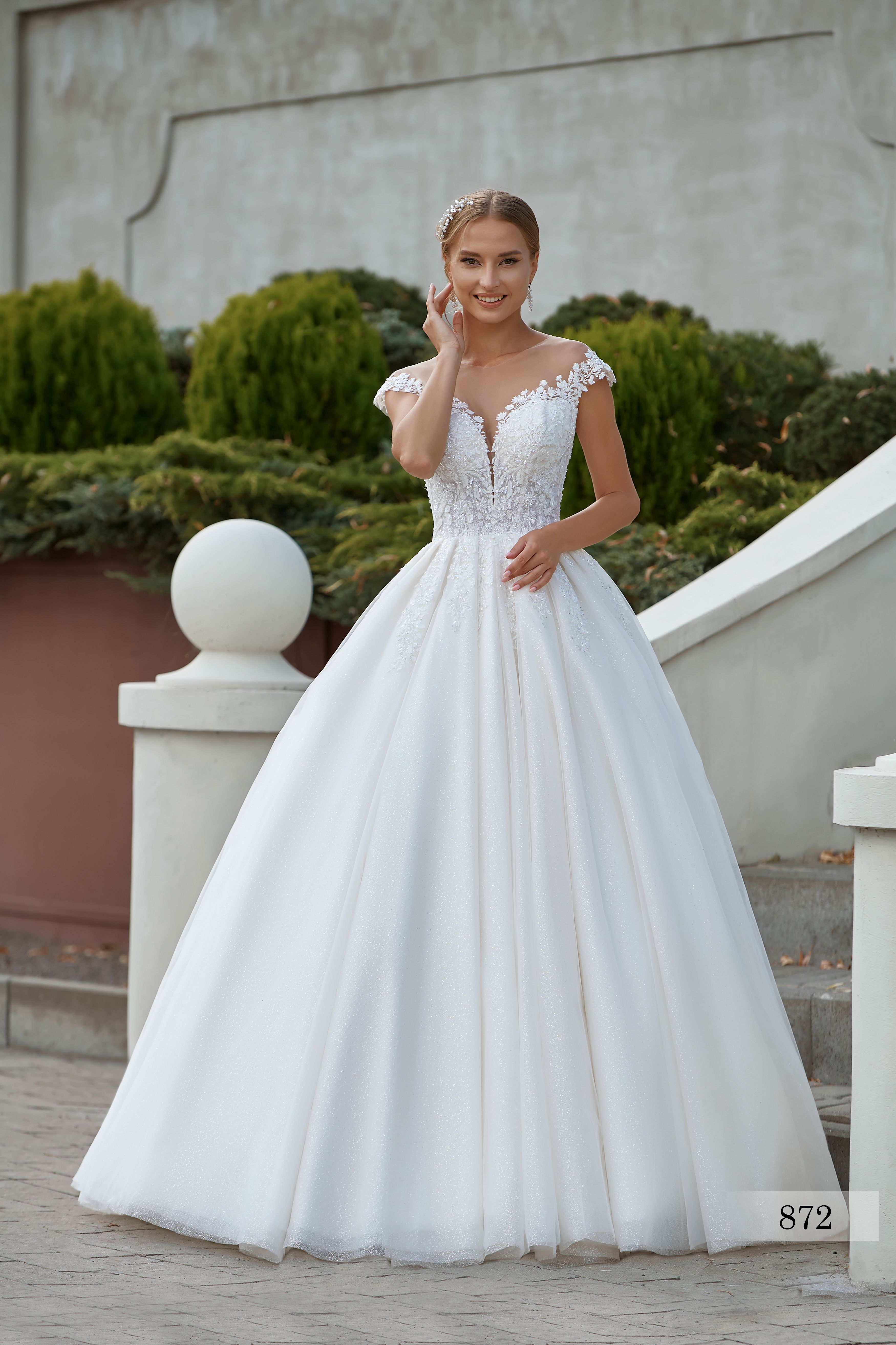 Rochia de mireasă Lucia, model 872, colecția Royal Elegance