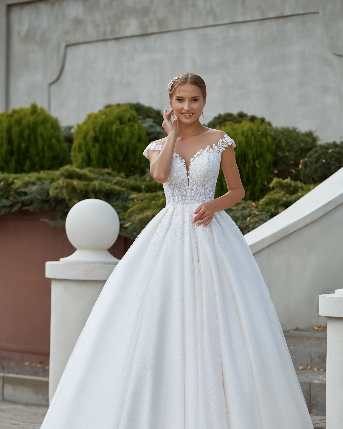 Rochia de mireasă Lucia, model 872, colecția Royal Elegance
