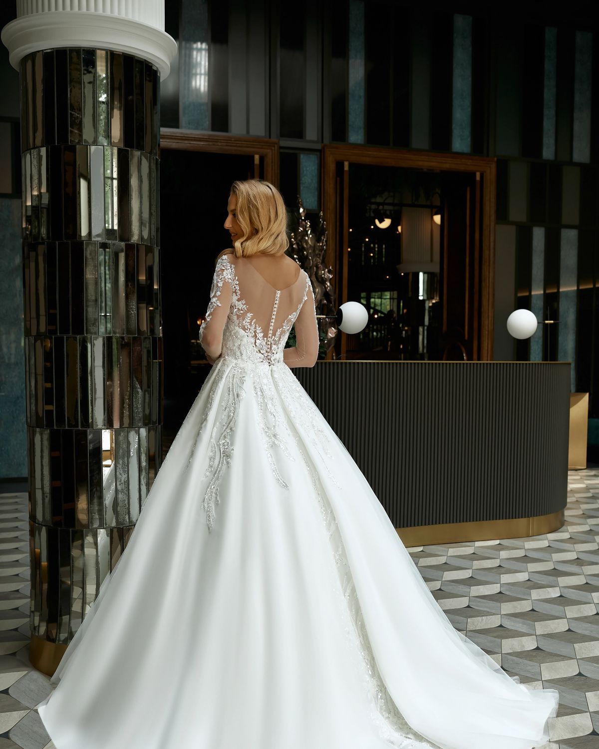 Rochia de mireasă Julieta, model 860, colecția Royal Elegance