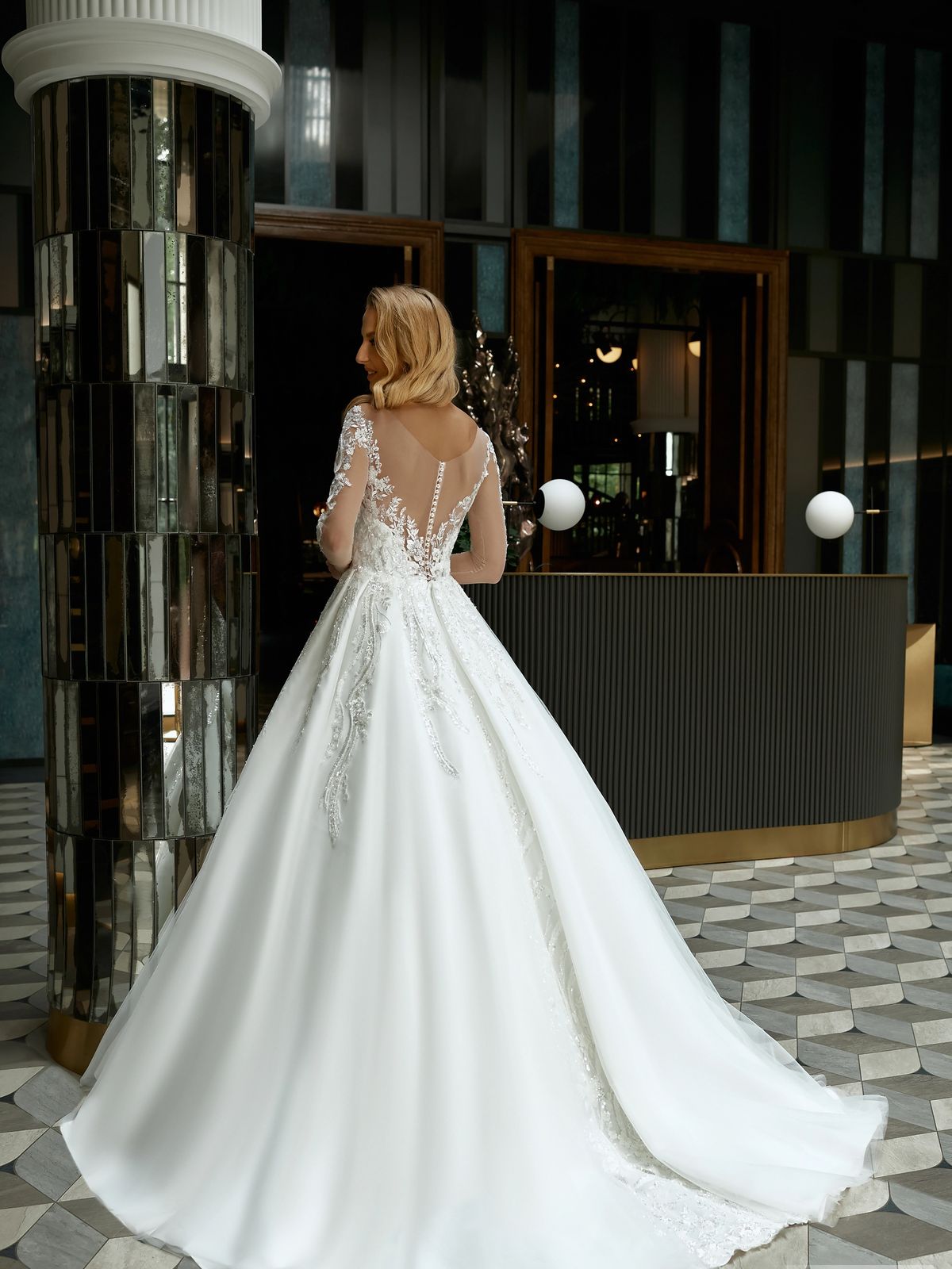 Rochia de mireasă Julieta, model 860, colecția Royal Elegance