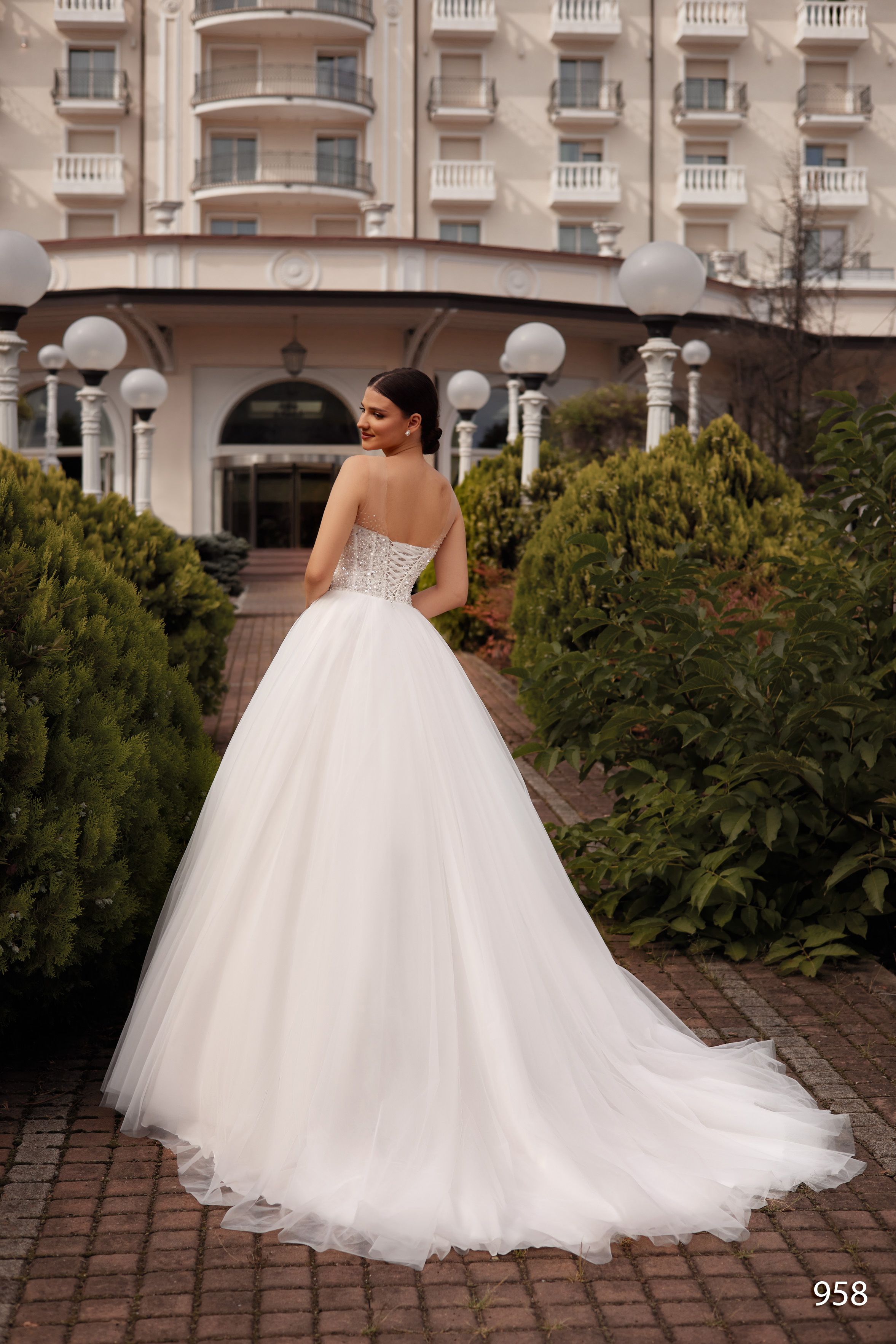 Rochia de mireasă Brianna, model 958, colecția Sunshine