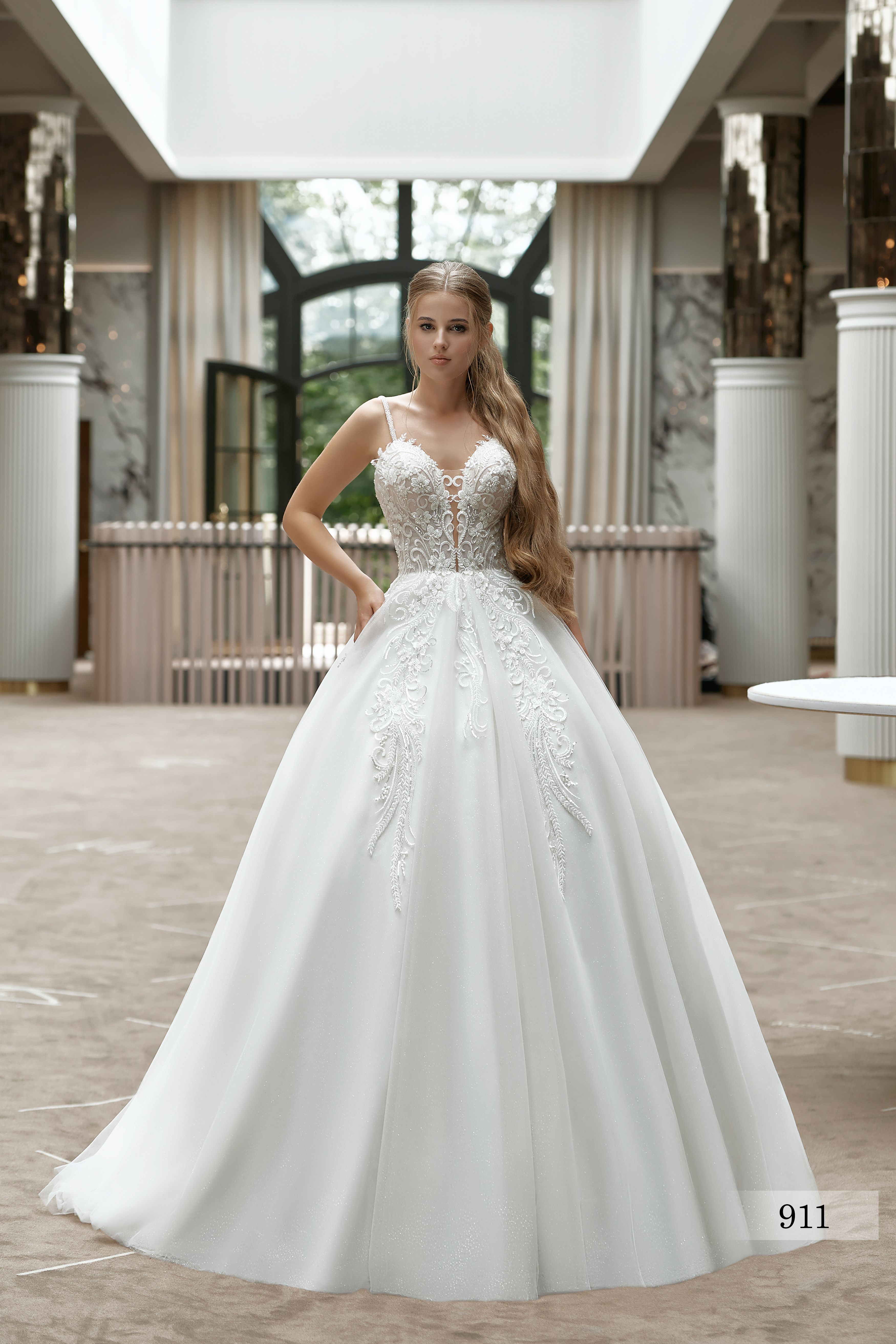 Rochia de mireasă Rebeca, model 911, colecția Soft Beauty