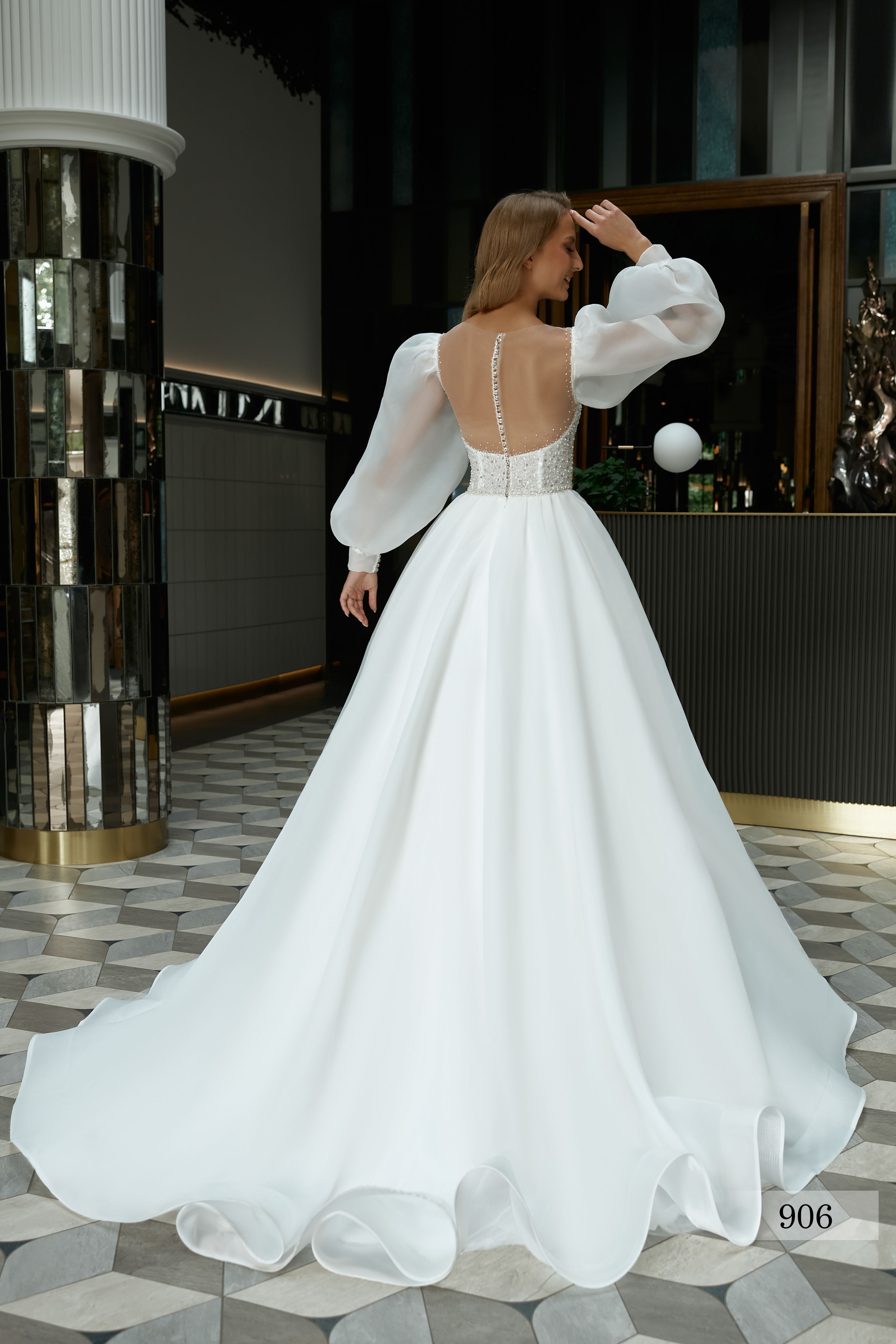 Rochia de mireasă Paula, model 906, colecția Soft Beauty