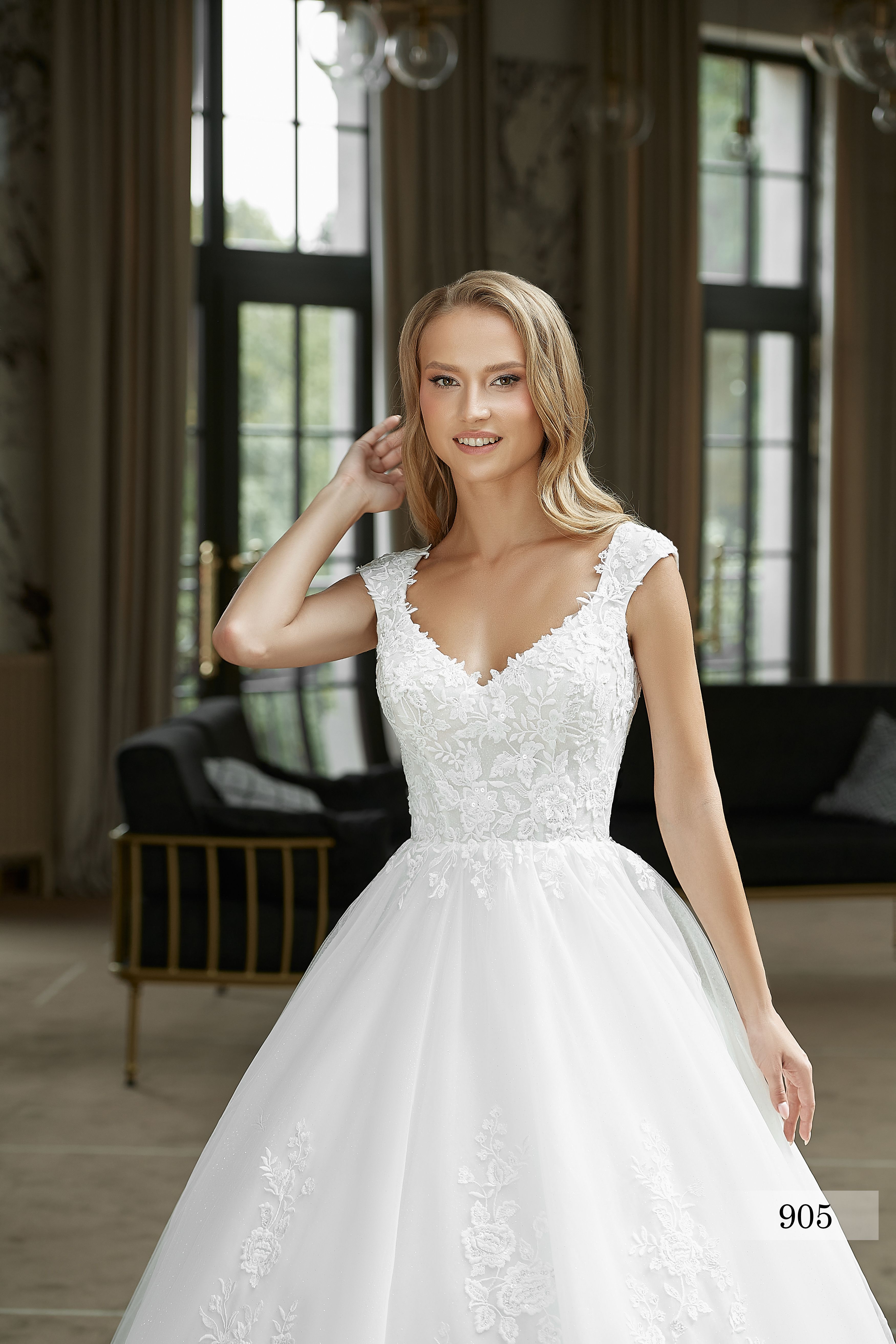 Rochia de mireasă Ortensia, model 905, colecția Soft Beauty