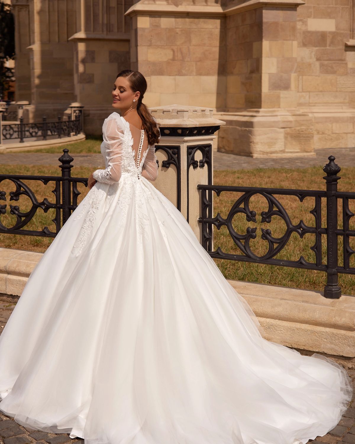 Rochia de mireasă Elvira, model 967, colecția Sunshine