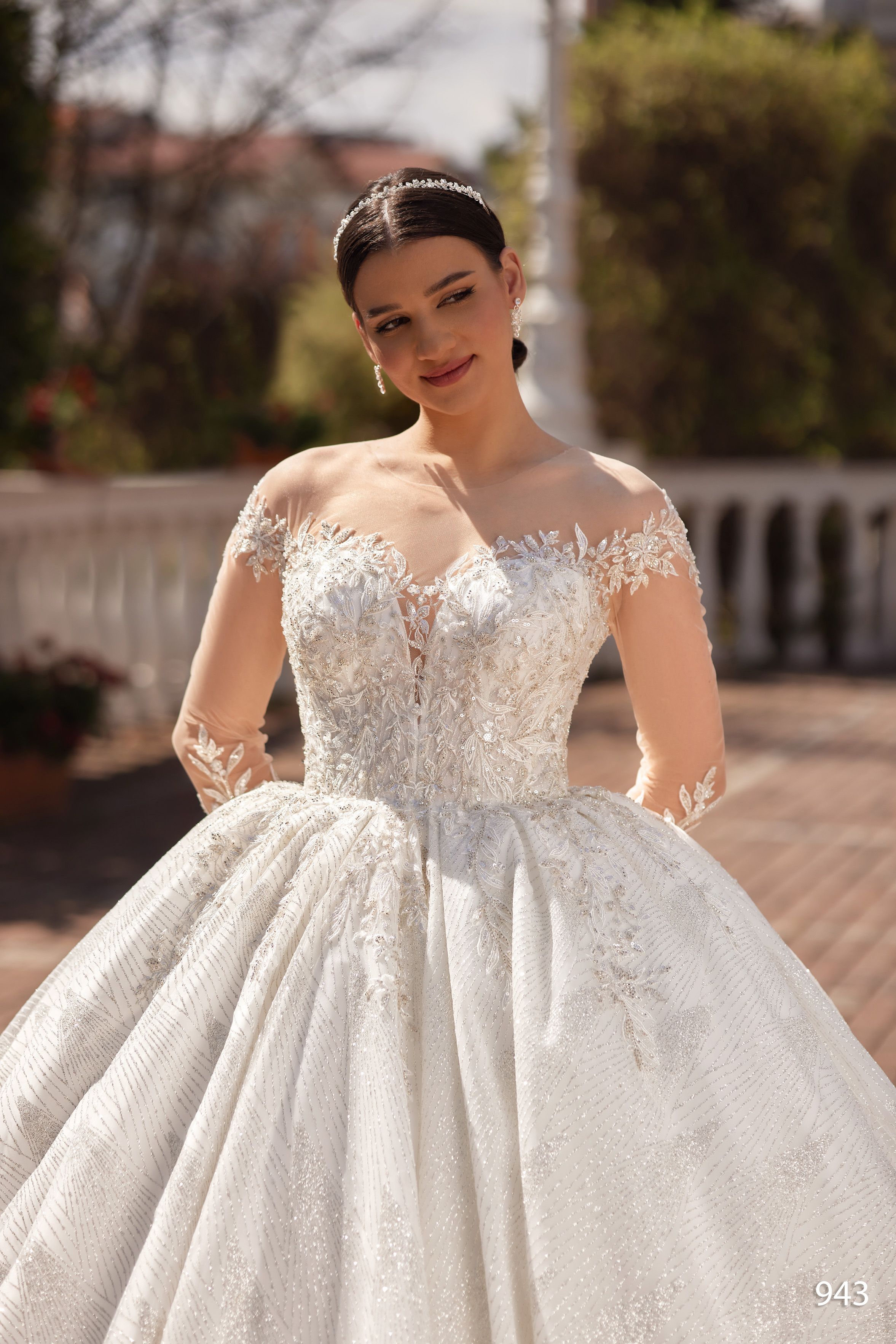 Rochia de mireasă Violeta, model 943, colecția Sunshine