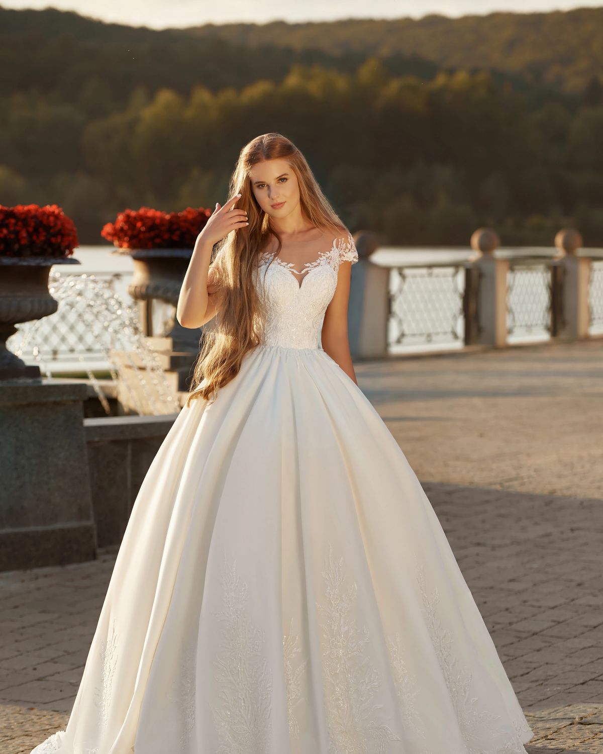 Rochia de mireasă Ingrid, model 852, colecția Royal Elegance