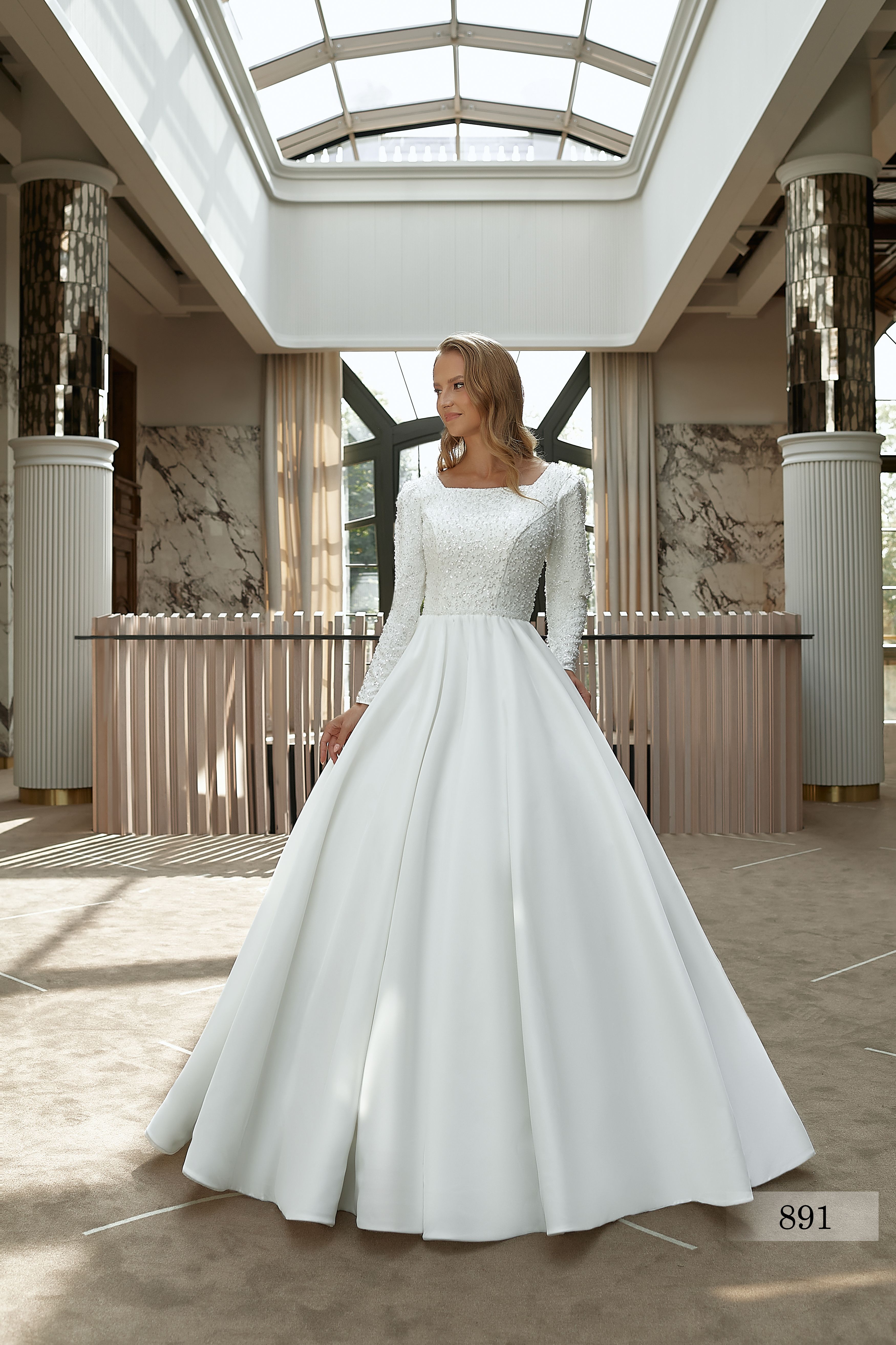 Rochia de mireasă Mirela, model 891, colecția Royal Elegance