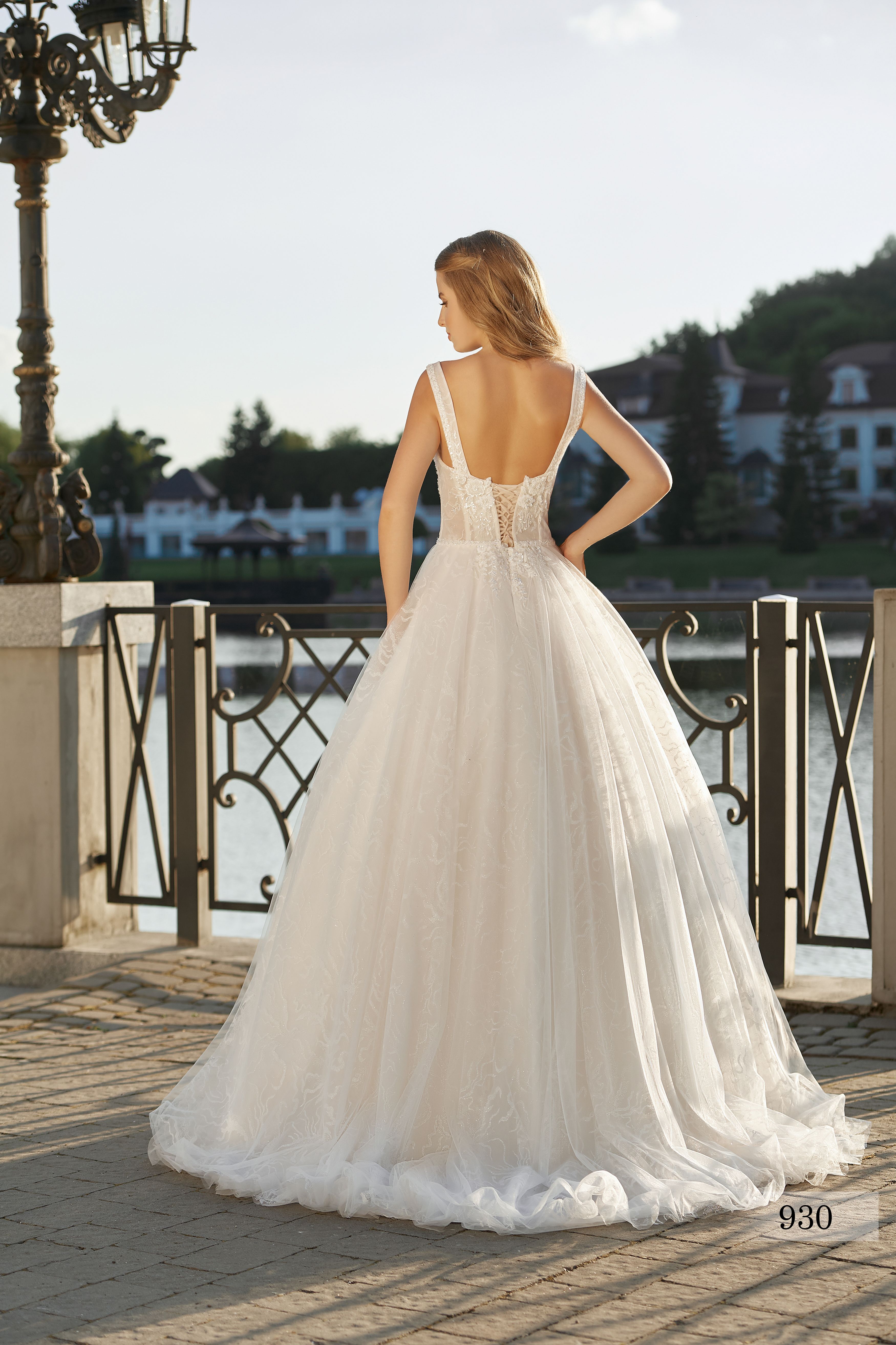 Rochia de mireasă Sorina, model 930, colecția Soft Beauty