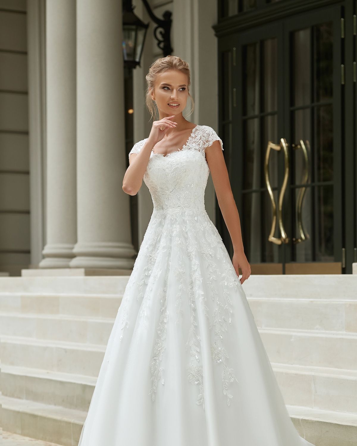 Rochia de mireasă Serena, model 921, colecția Soft Beauty