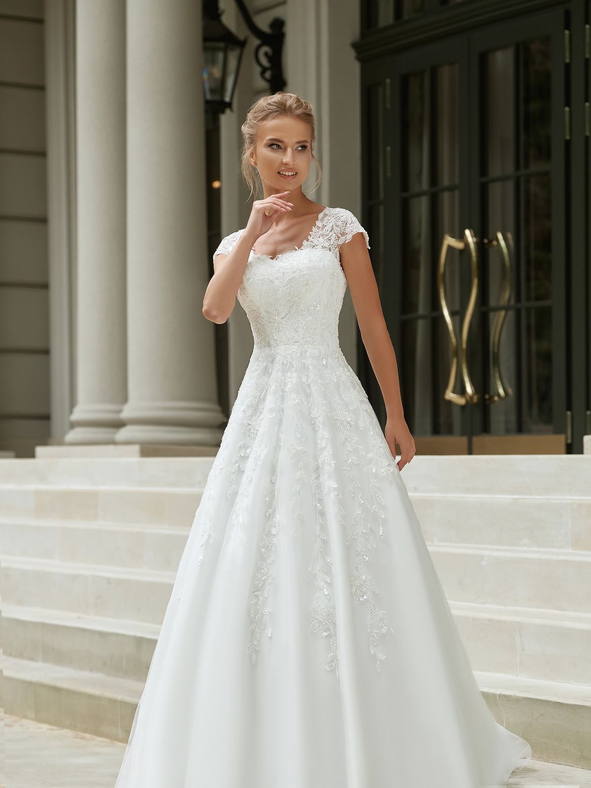 Rochia de mireasă Serena, model 921, colecția Soft Beauty