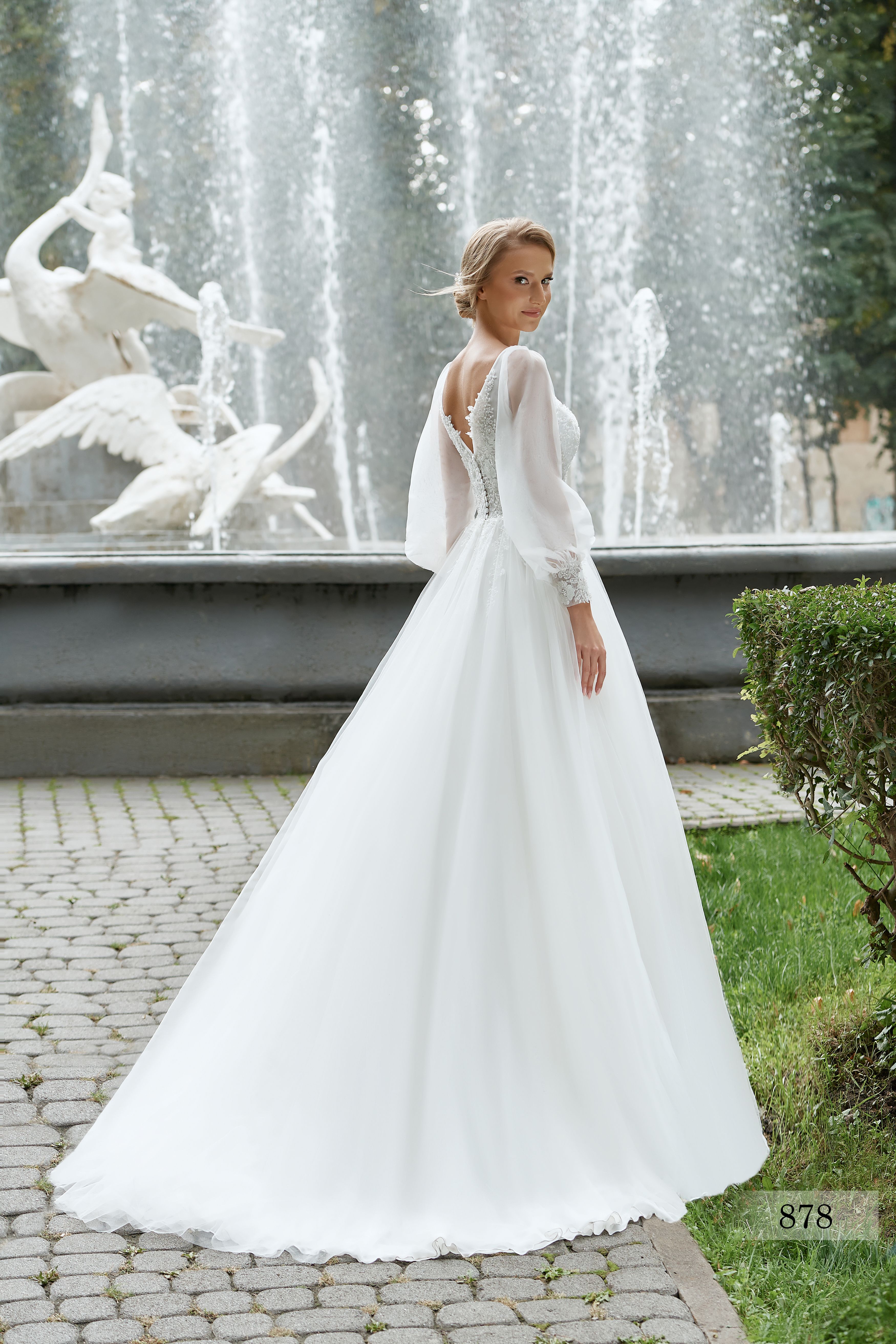 Rochia de mireasă Maia, model 878, colecția Royal Elegance