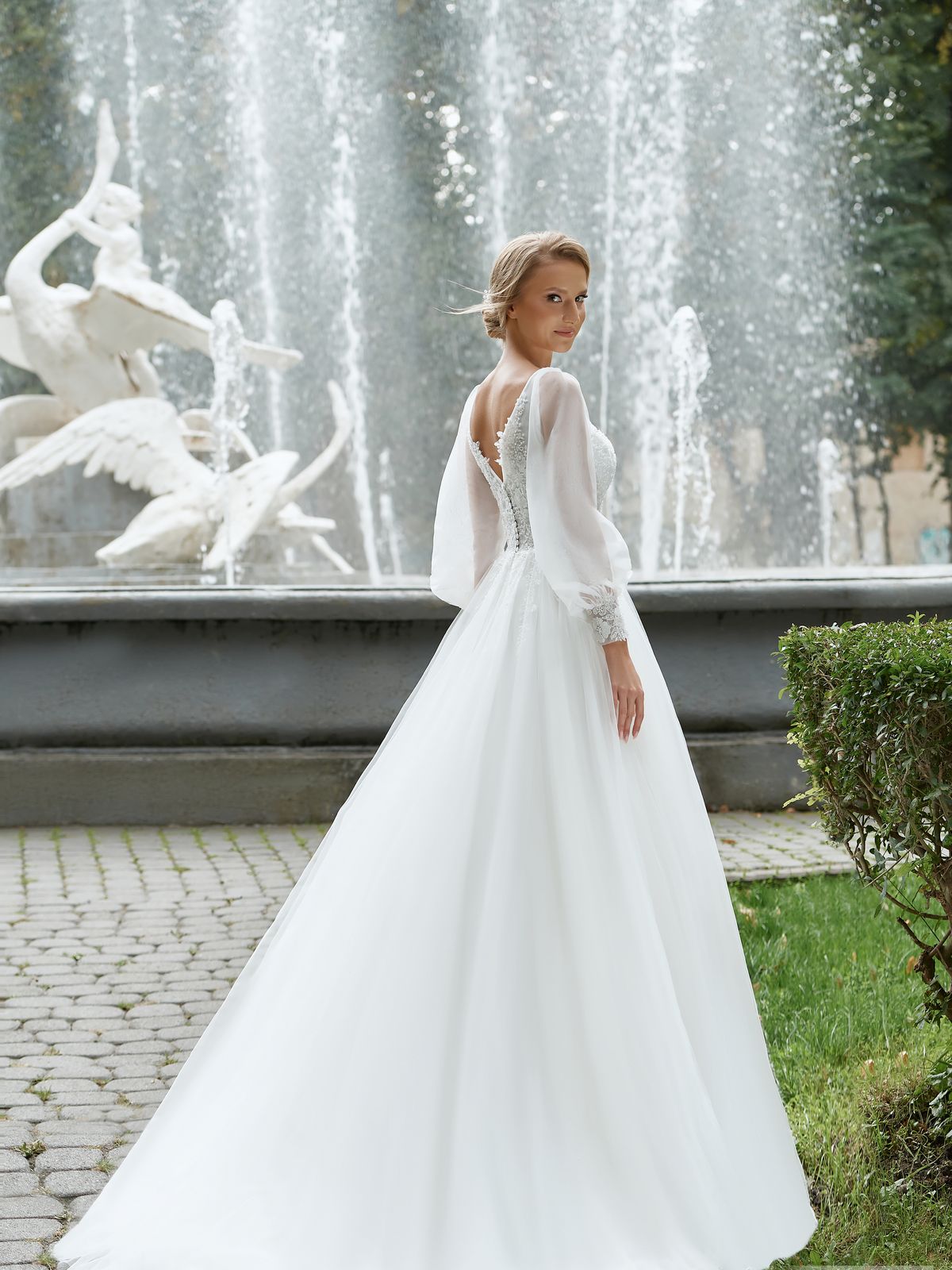 Rochia de mireasă Maia, model 878, colecția Royal Elegance