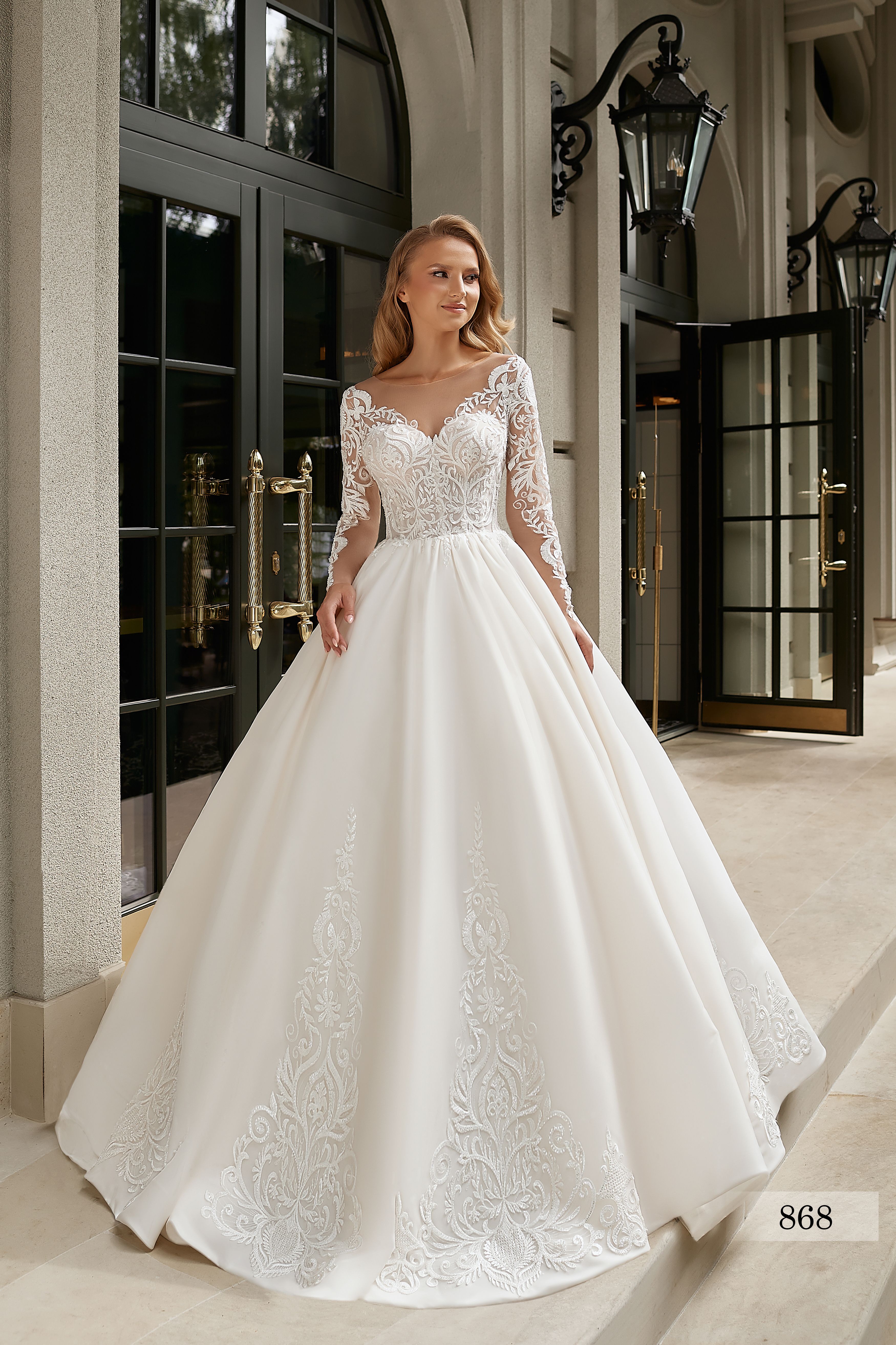 Rochia de mireasă Liliana, model 868, colecția Royal Elegance