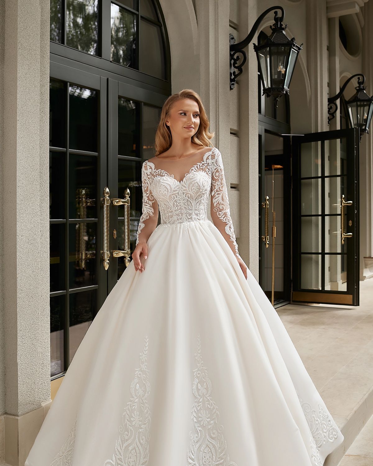 Rochia de mireasă Liliana, model 868, colecția Royal Elegance