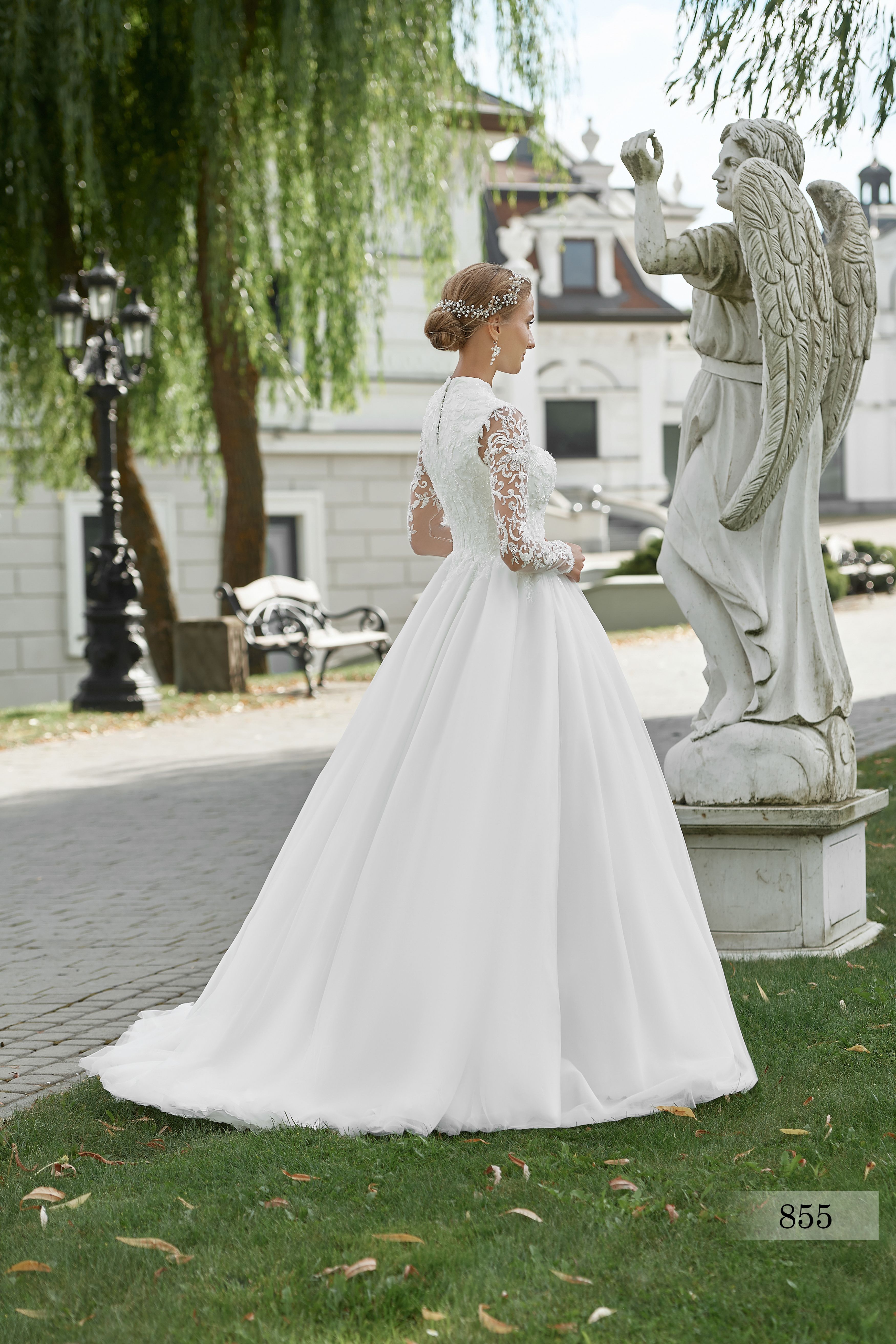 Rochia de mireasă Iris, model 855, colecția Royal Elegance