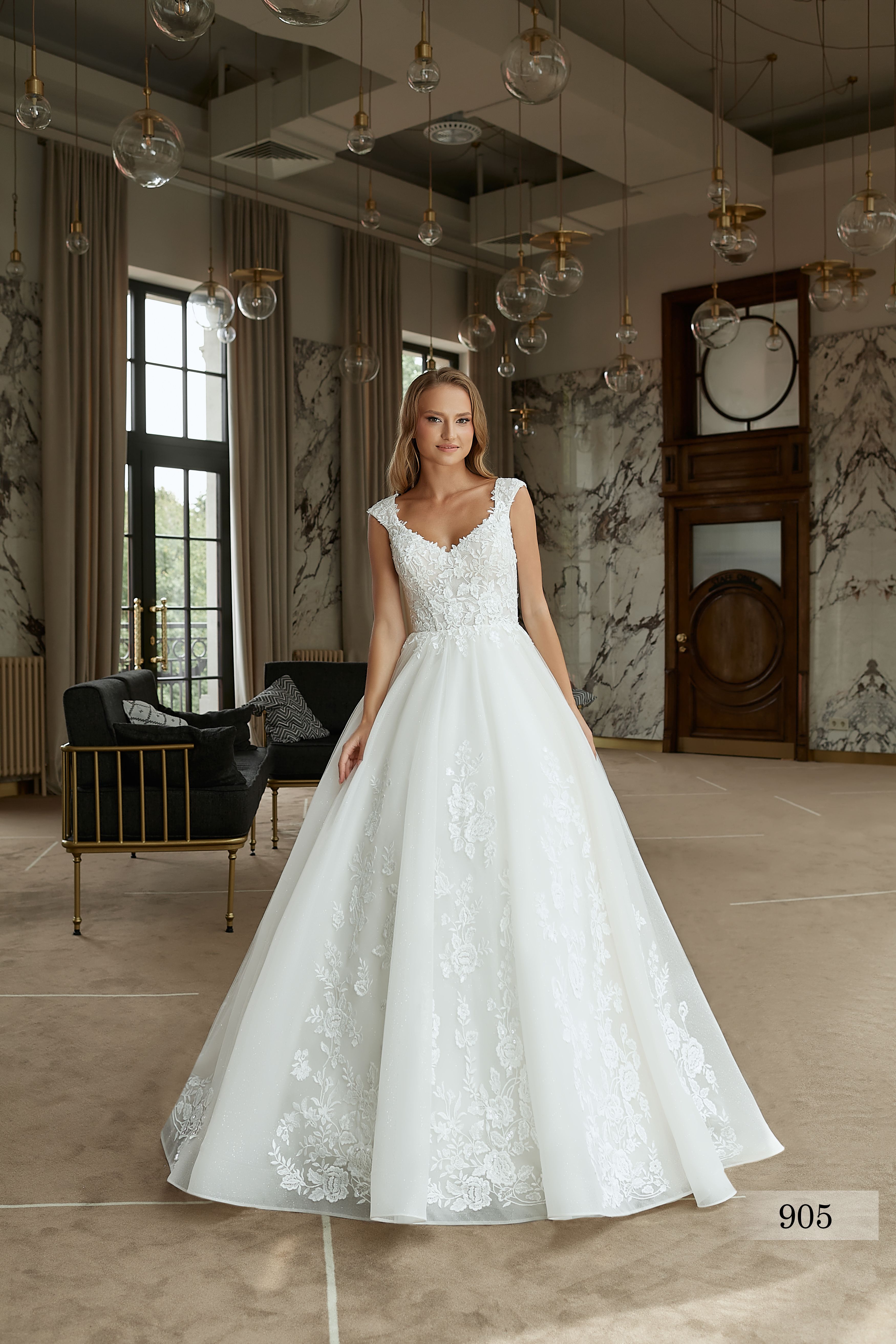 Rochia de mireasă Ortensia, model 905, colecția Soft Beauty