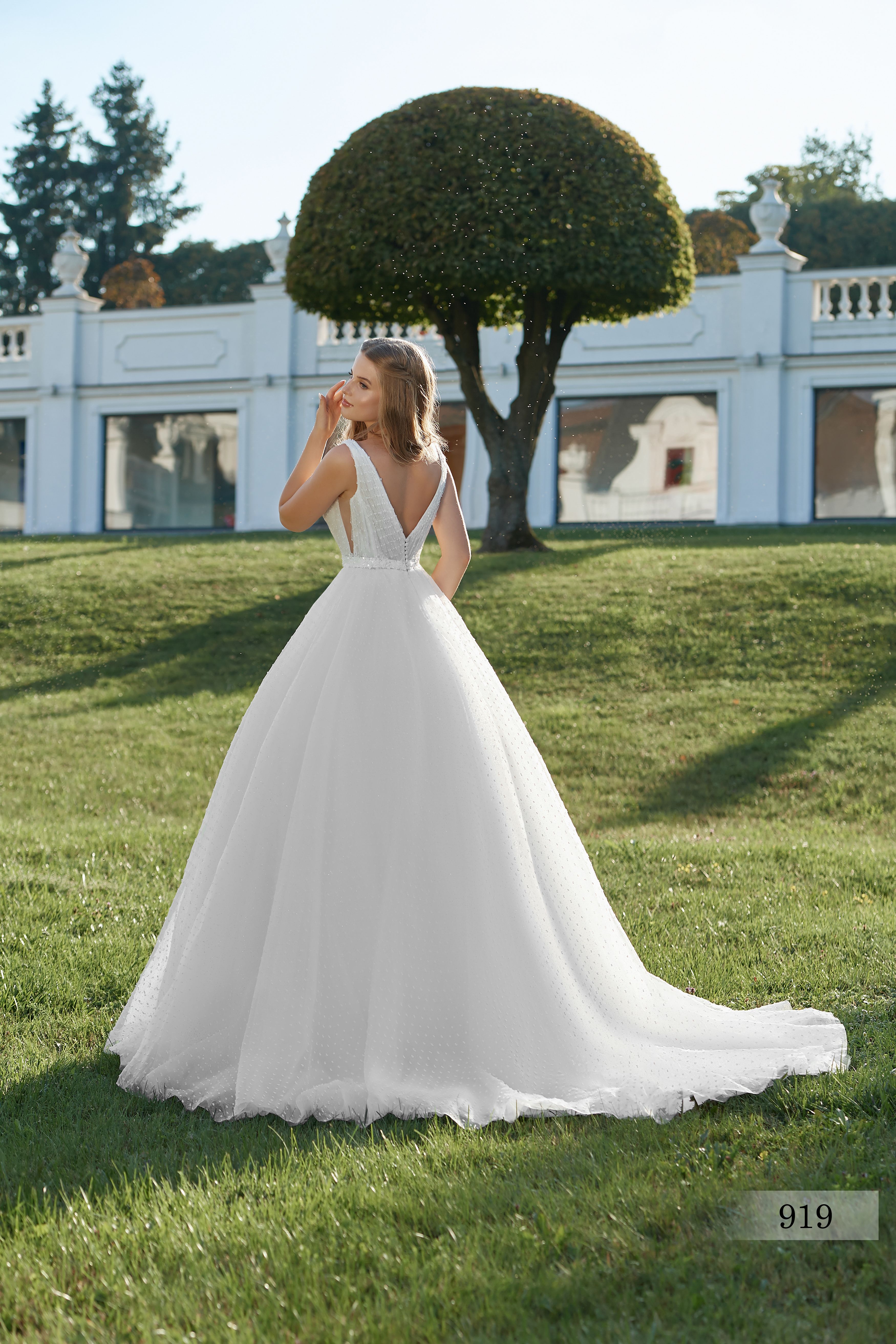 Rochia de mireasă Sara, model 919, colecția Soft Beauty