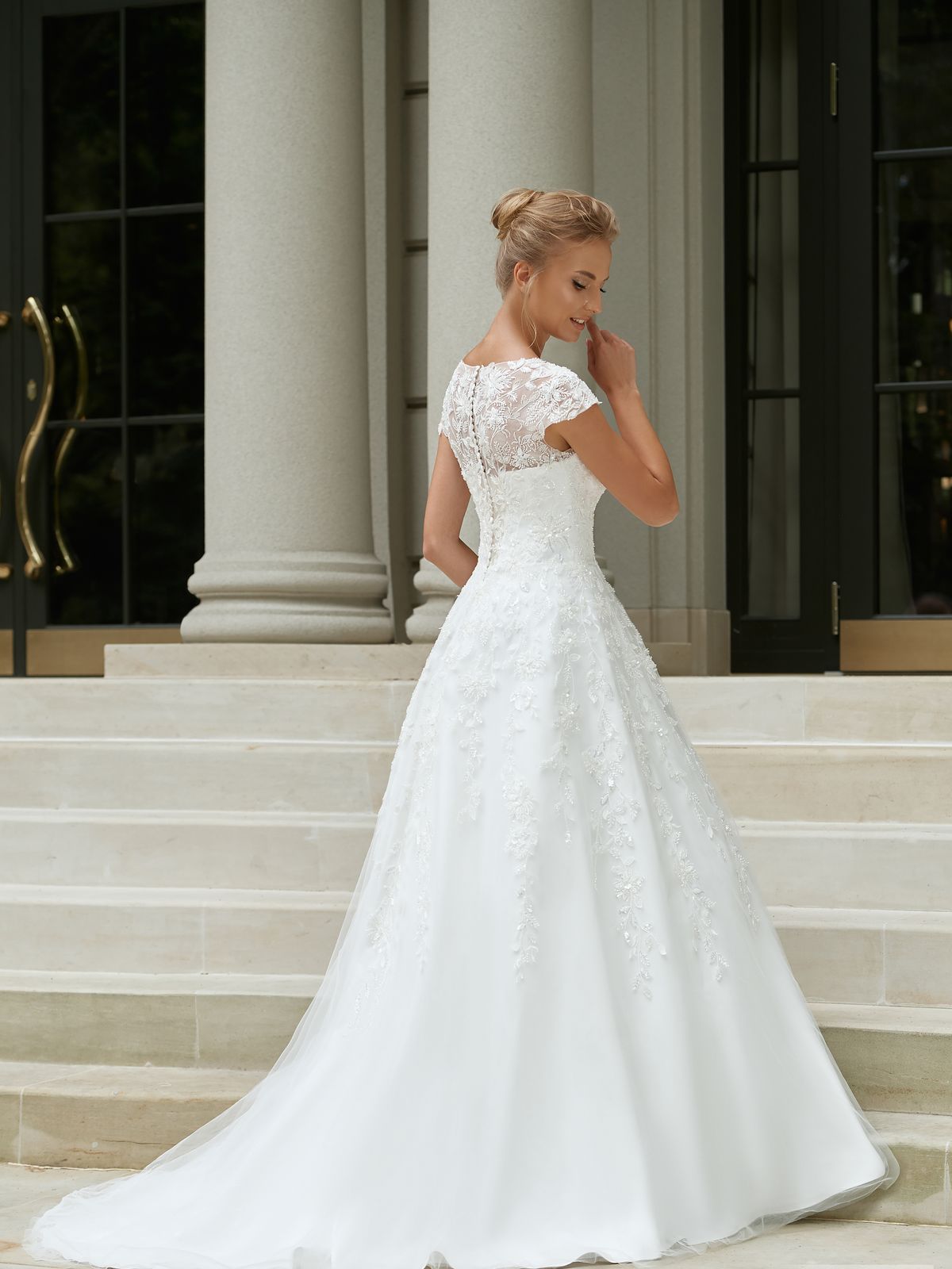 Rochia de mireasă Serena, model 921, colecția Soft Beauty