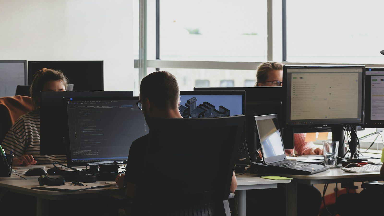 Company Software: How to Choose and Implement Systems That Scale