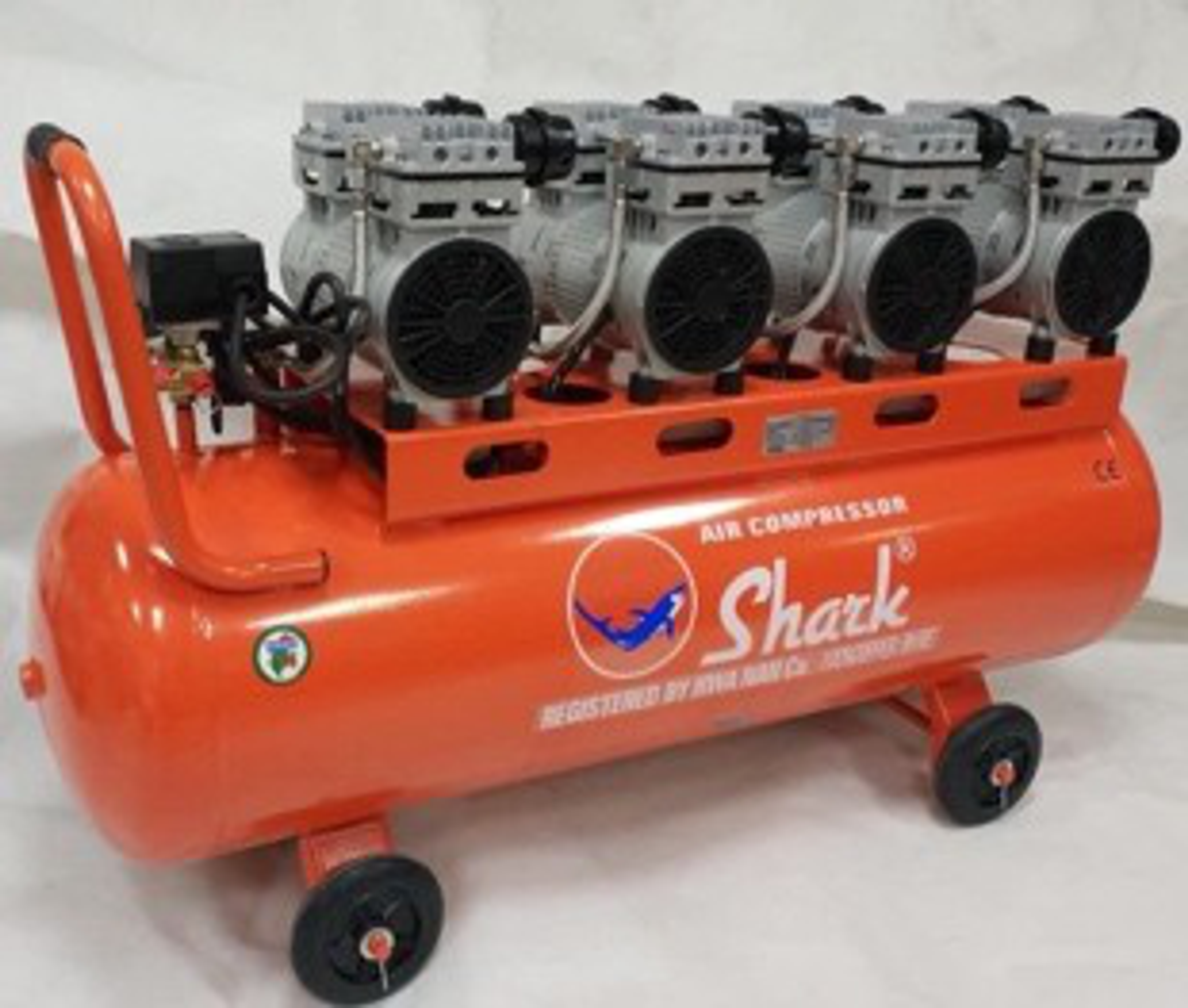 DENTAL AIR COMPRESSOR FOR 3 CHAIRS