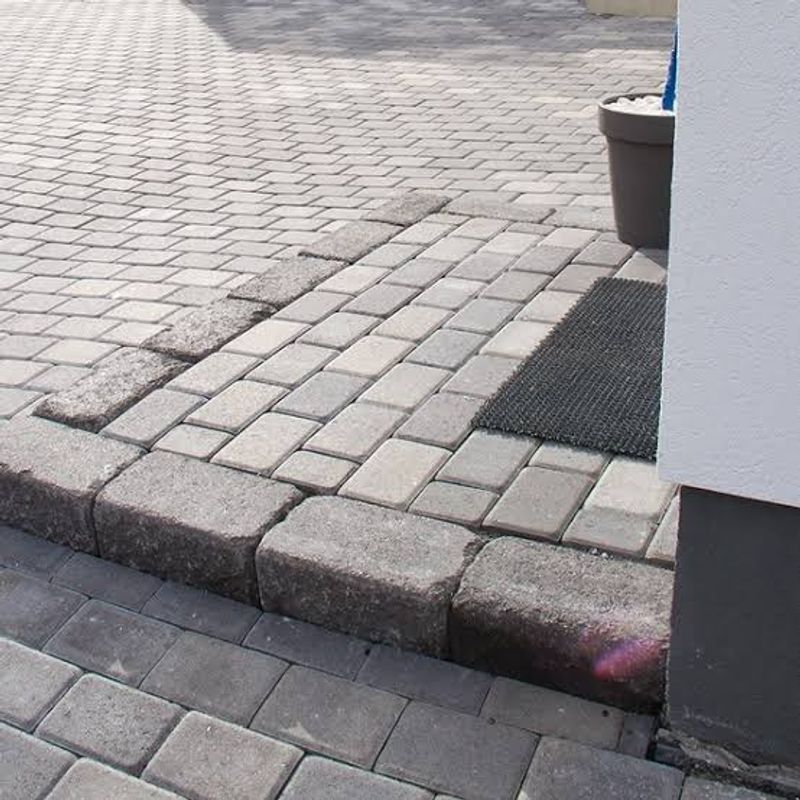 Belegningsstein i Trondheim med solid grunnarbeid fra bunnen av
