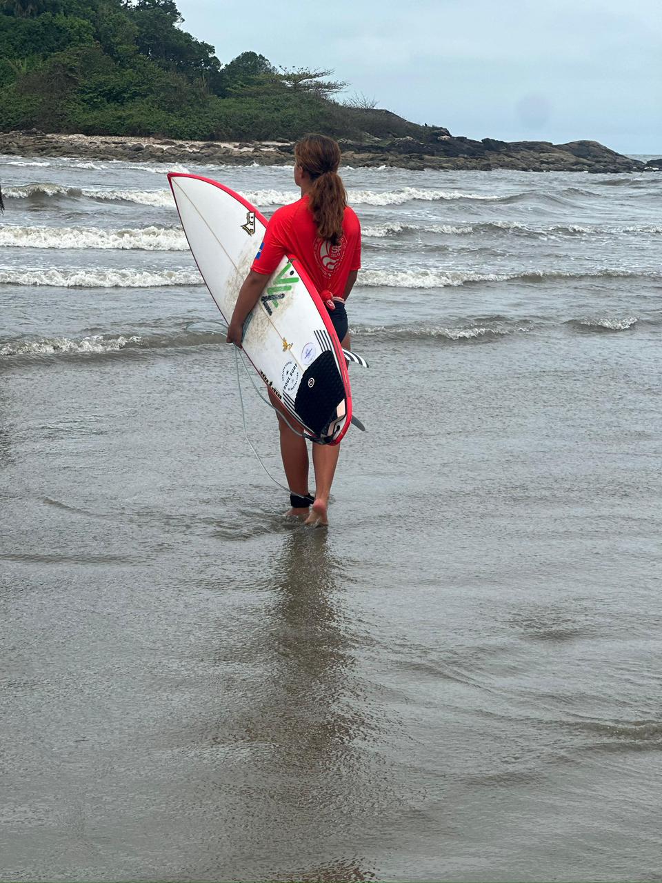 Lara Brazolin | Surfista
