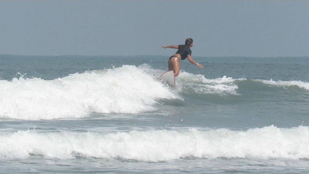 Lara Brazolin | Surfista