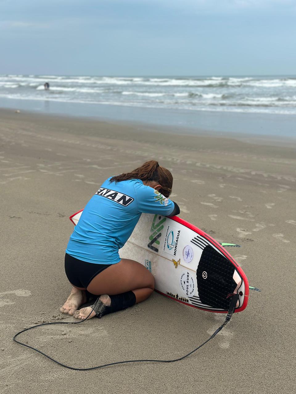 Lara Brazolin | Surfista