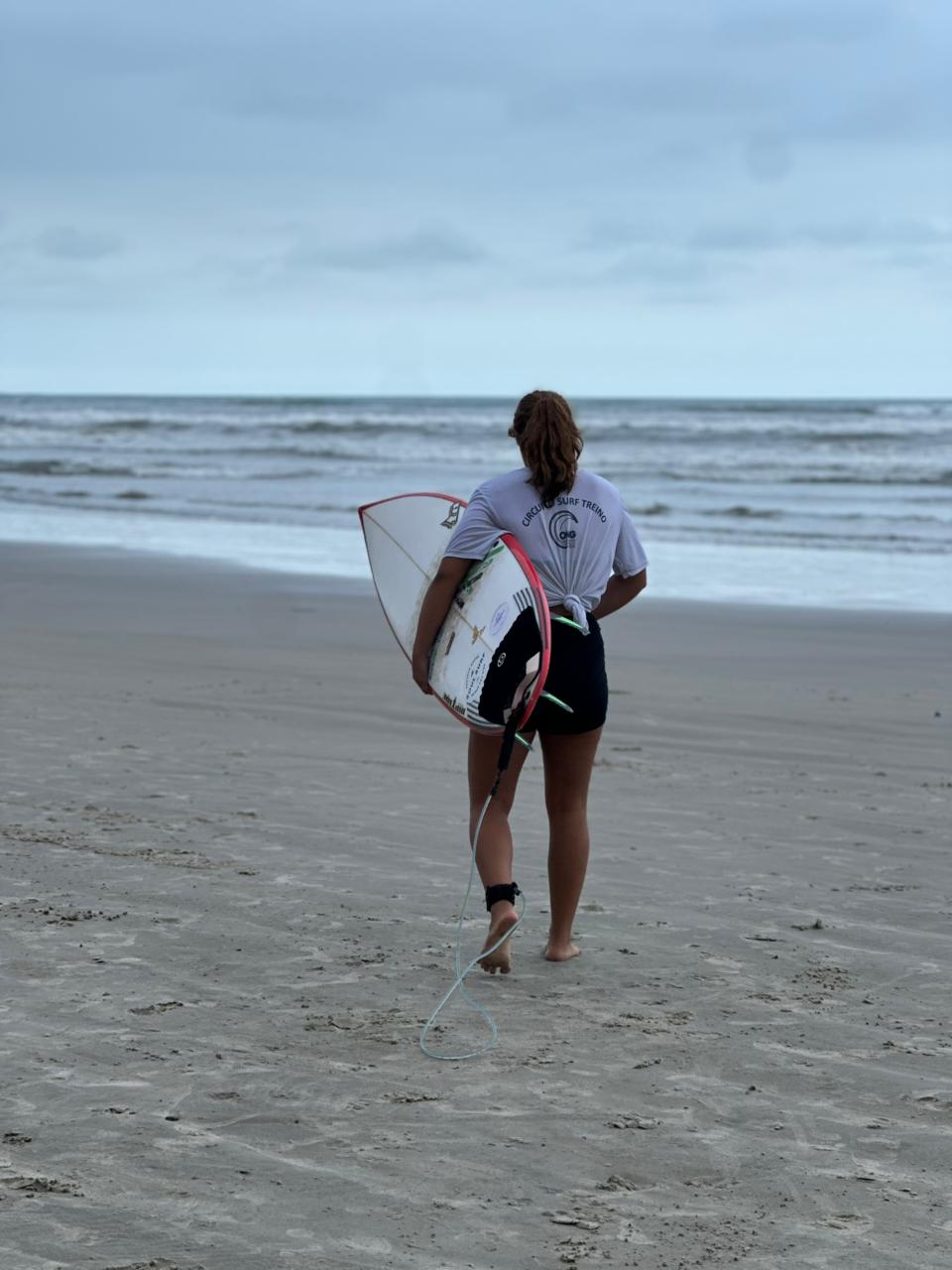 Lara Brazolin | Surfista