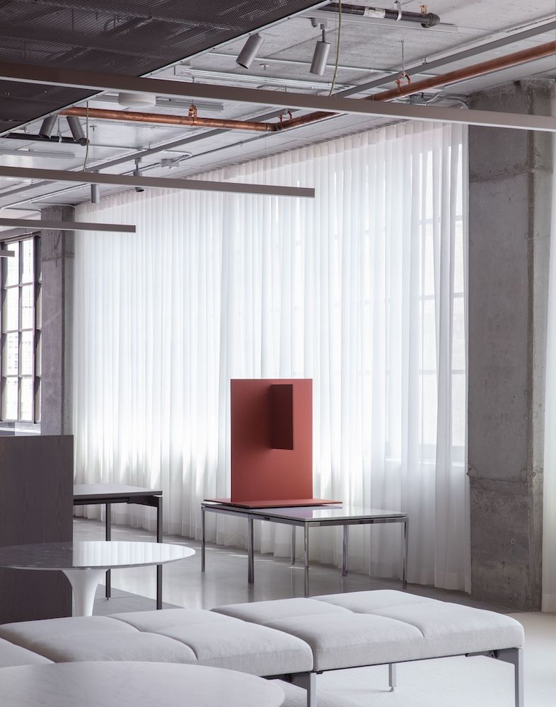 Antenna Bench with Saarinen Lounge Height Table Knoll at MillerKnoll Design Days 2023