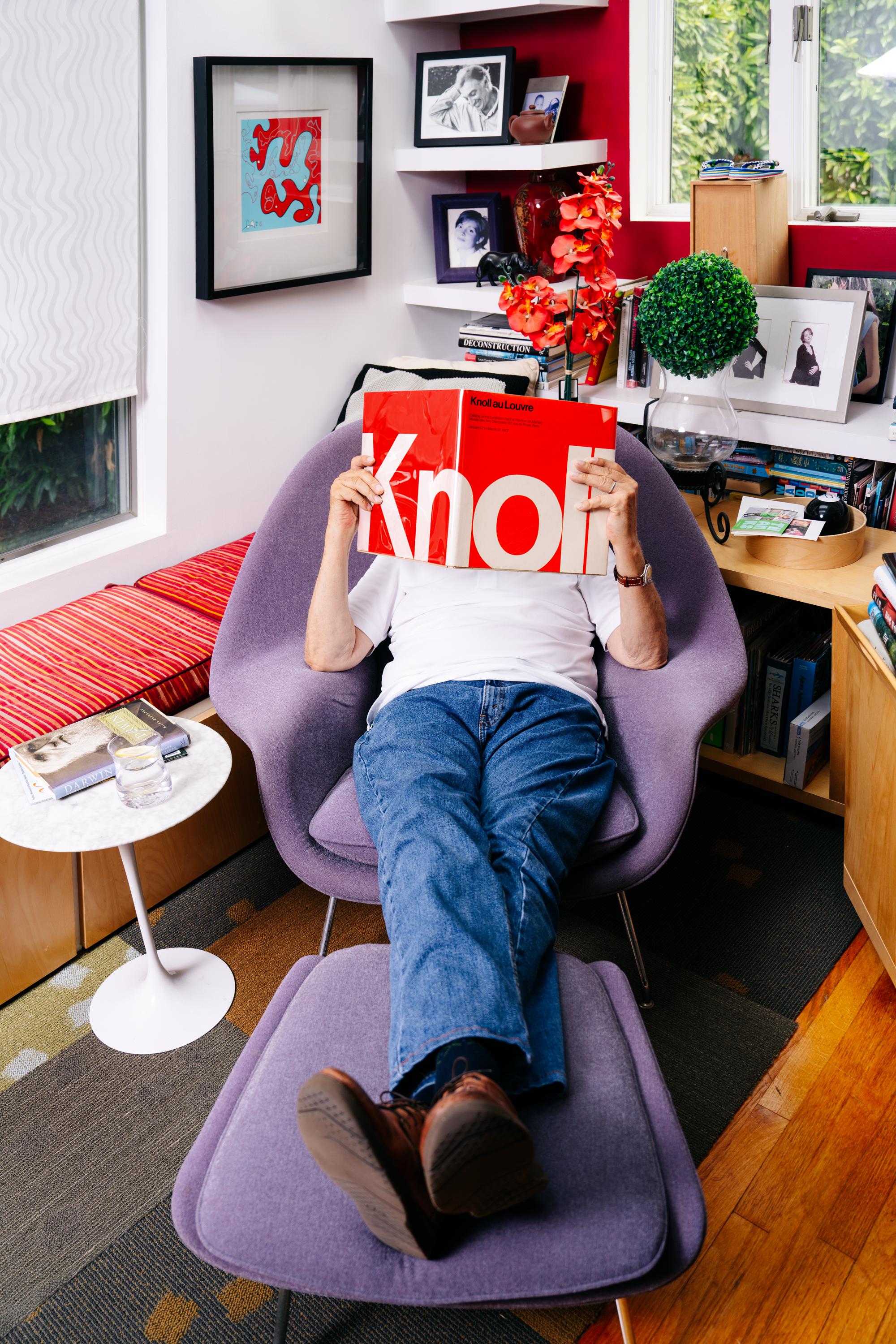 Bruce Hannah in the Knoll Morrison Hannah Chair with Knoll magazine
