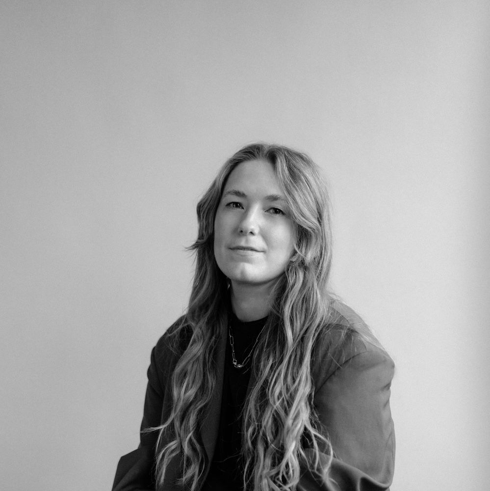 Black and white image of woman