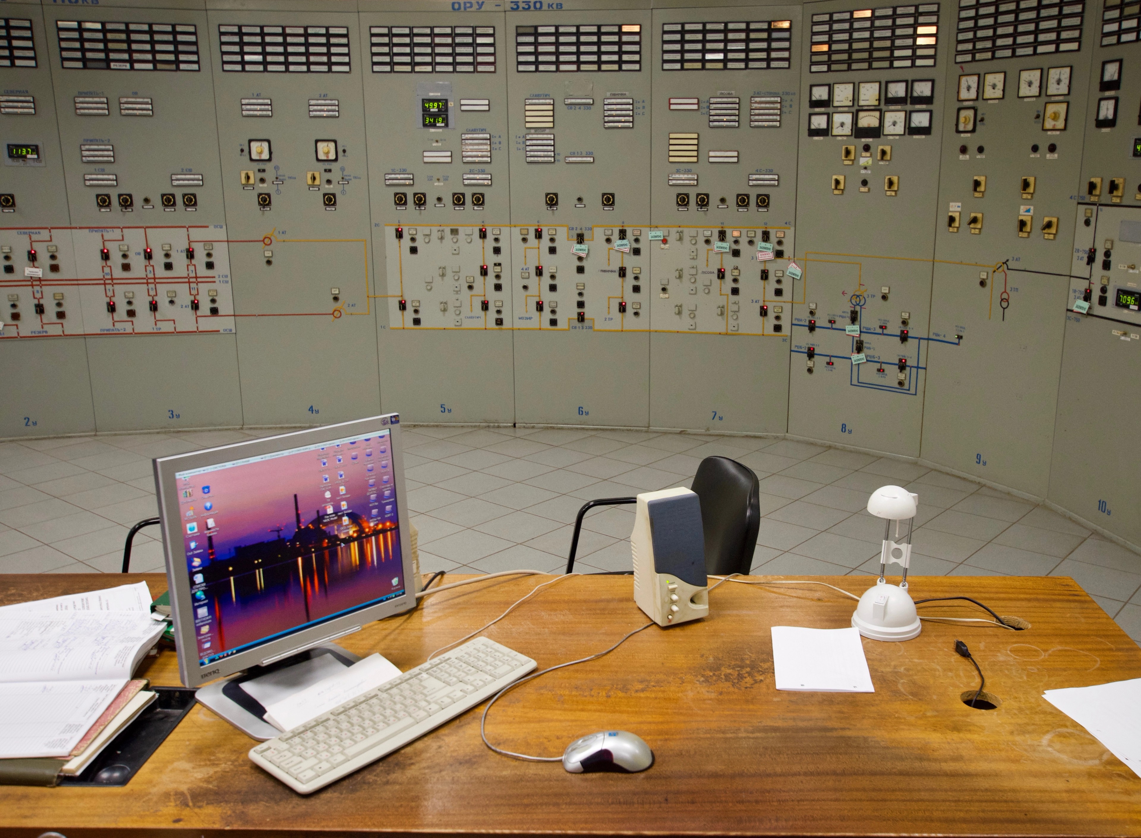 Electronic instruments and devices arranged on a tabletop.