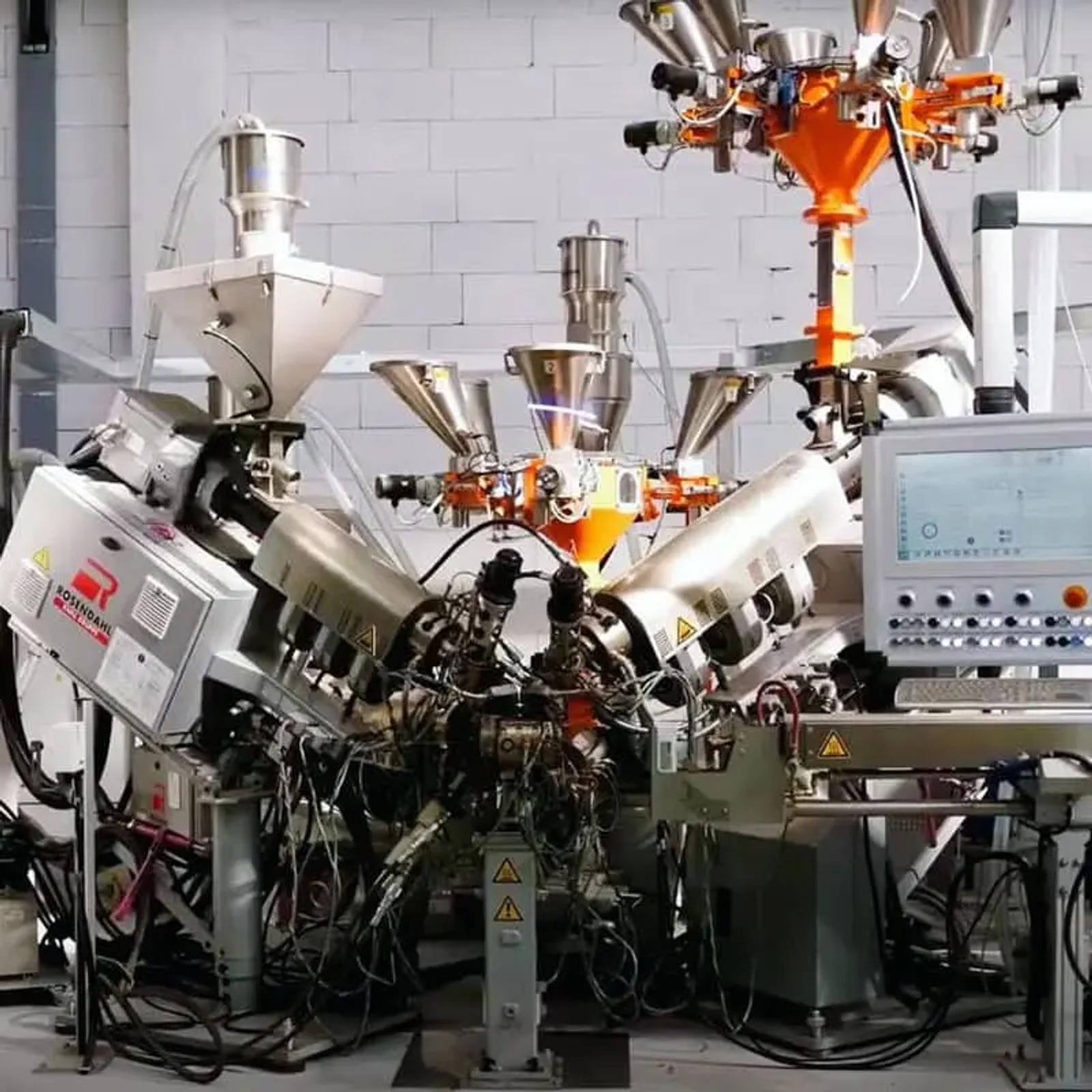 Rosendahl Mehrschicht-Extrusionsanlage mit mehreren Extrudern für Kabelmantelproduktion